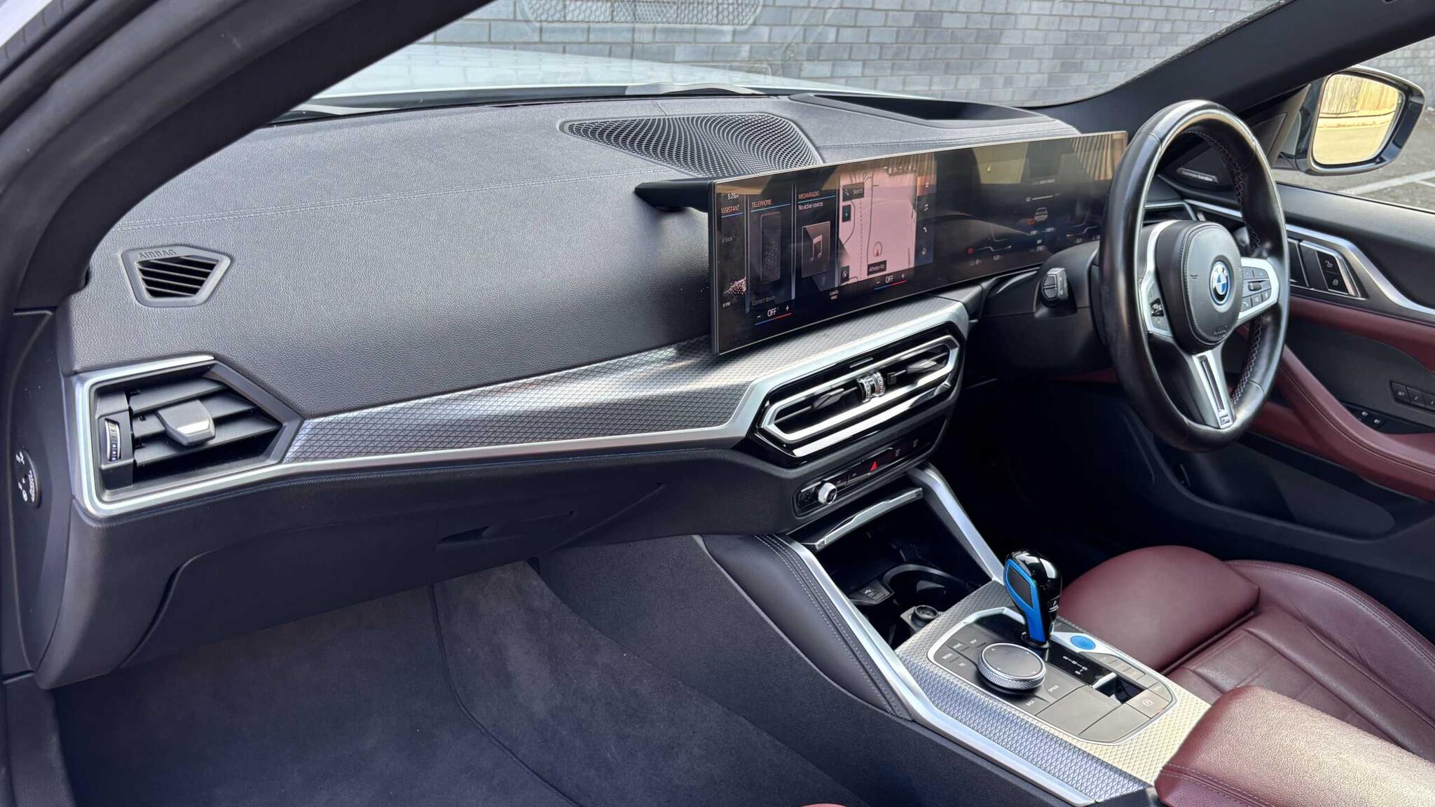BMW i4 view 8