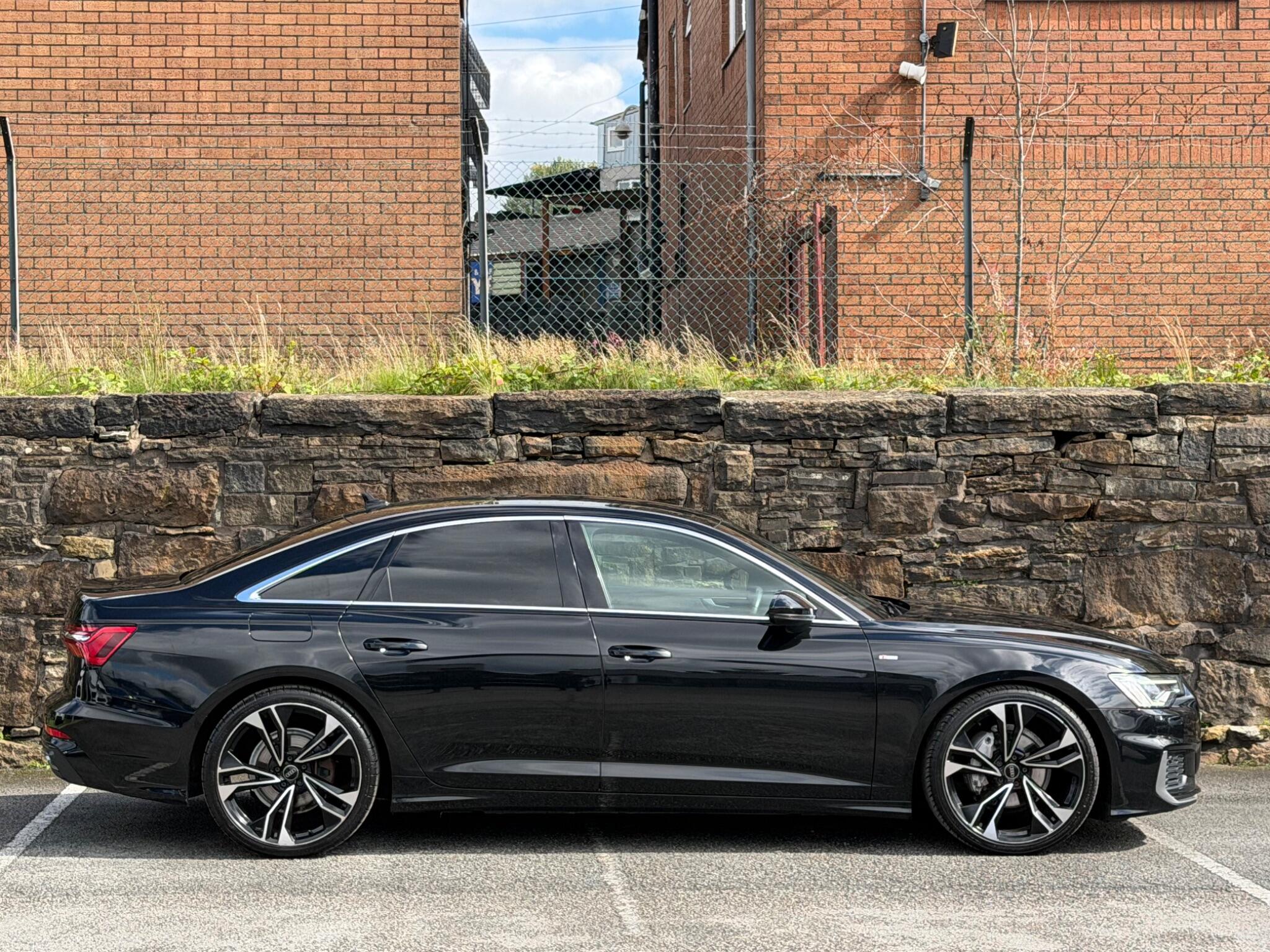 Audi A6 view 8