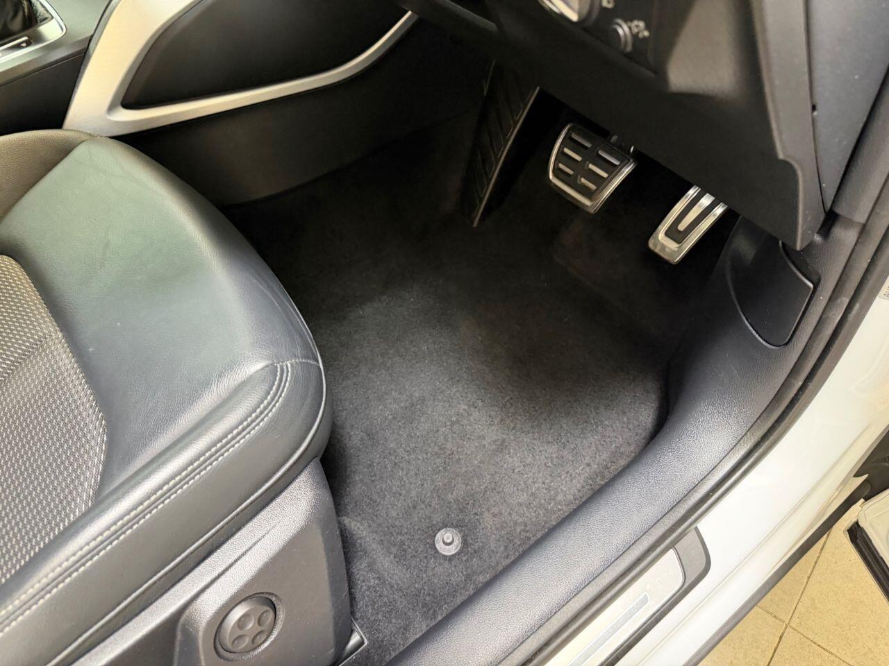 Audi Q2 view 24