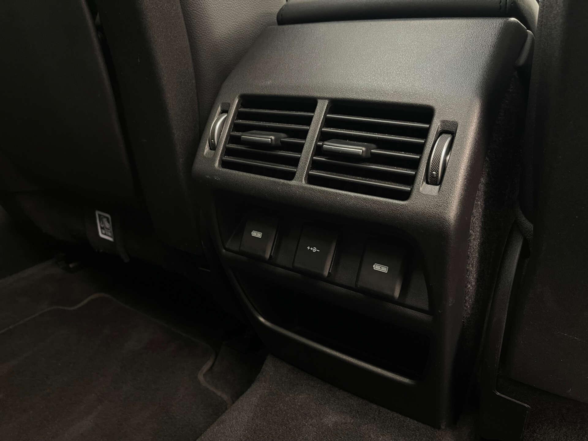 Land Rover Discovery Sport view 28
