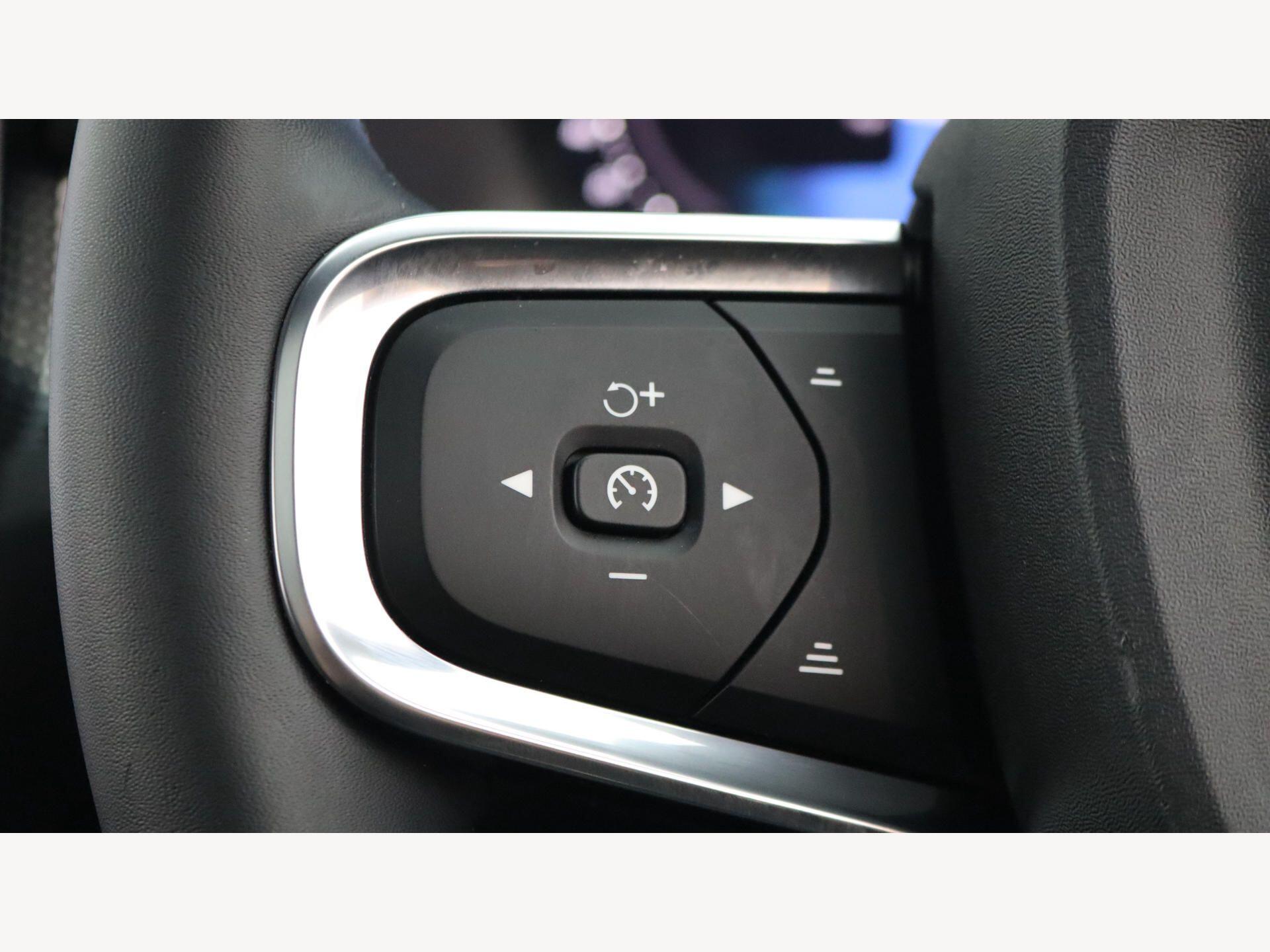 Volvo XC40 view 22