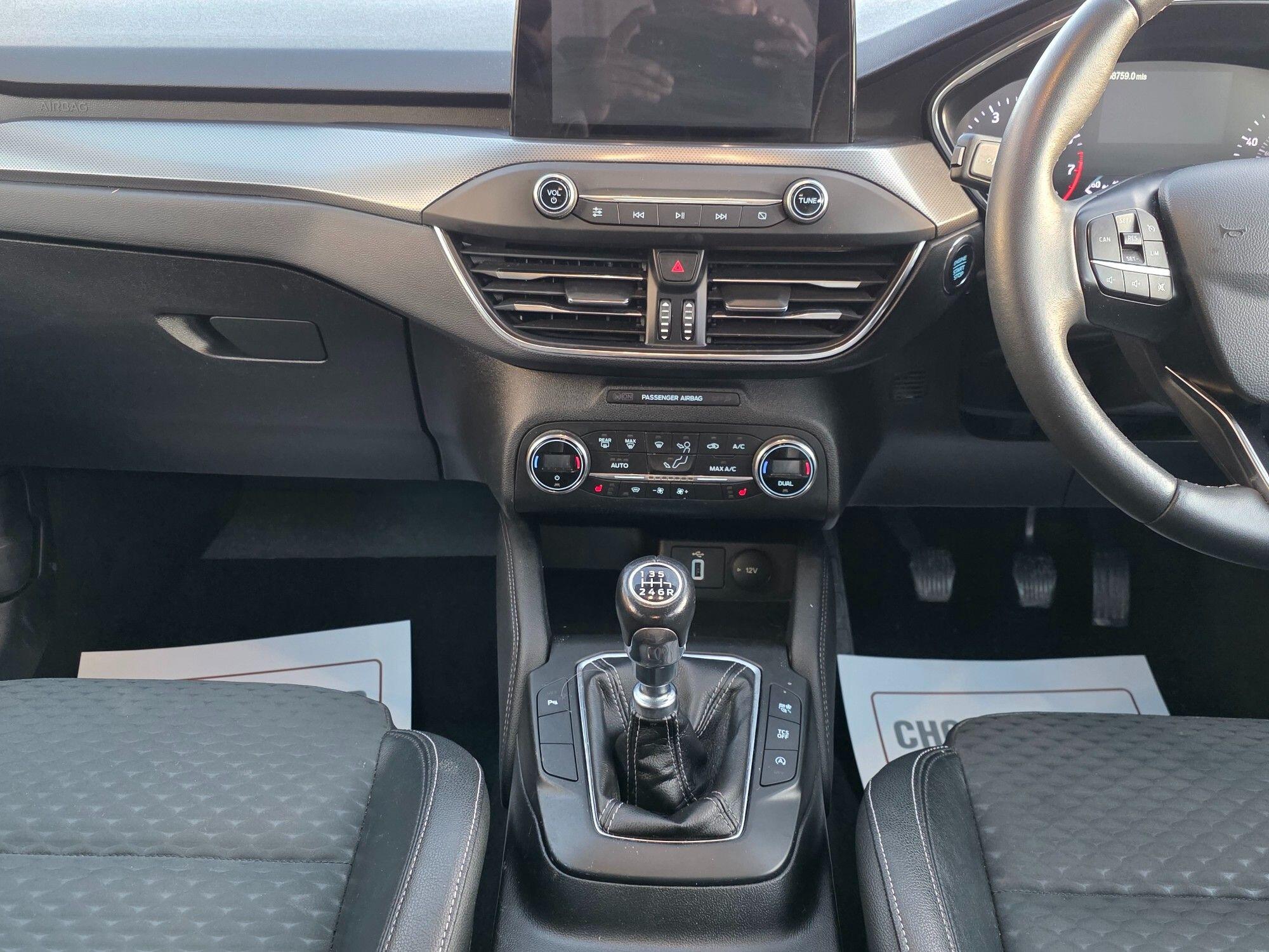 Ford Focus view 18
