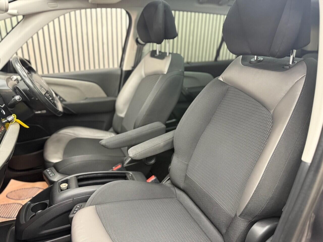 Citroen Grand C4 Spacetourer view 6