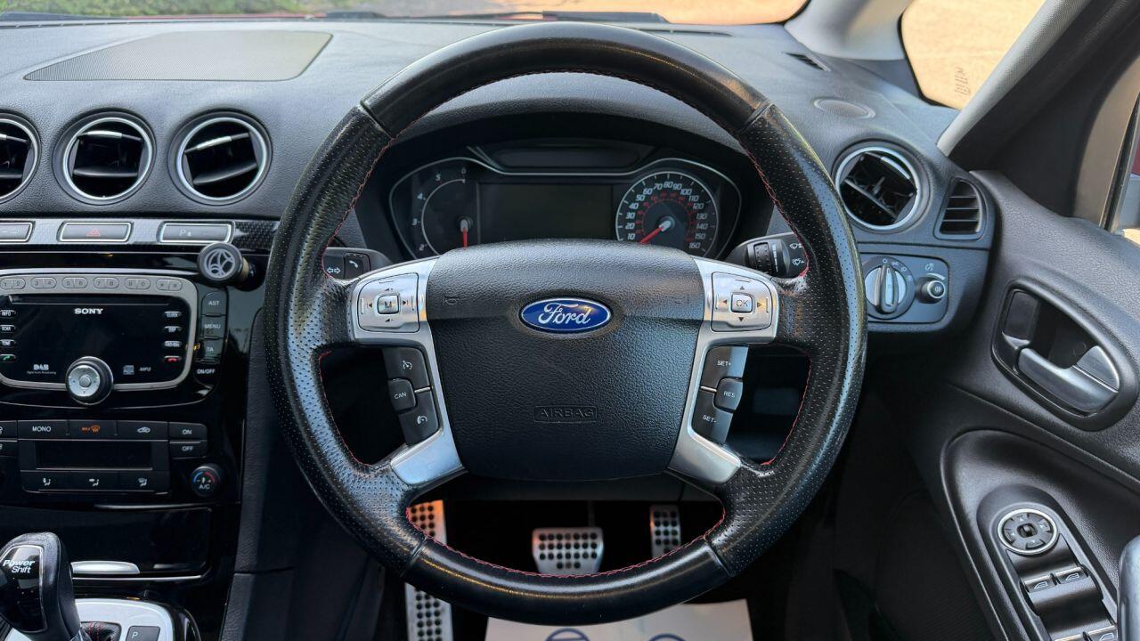 Ford S-Max view 16