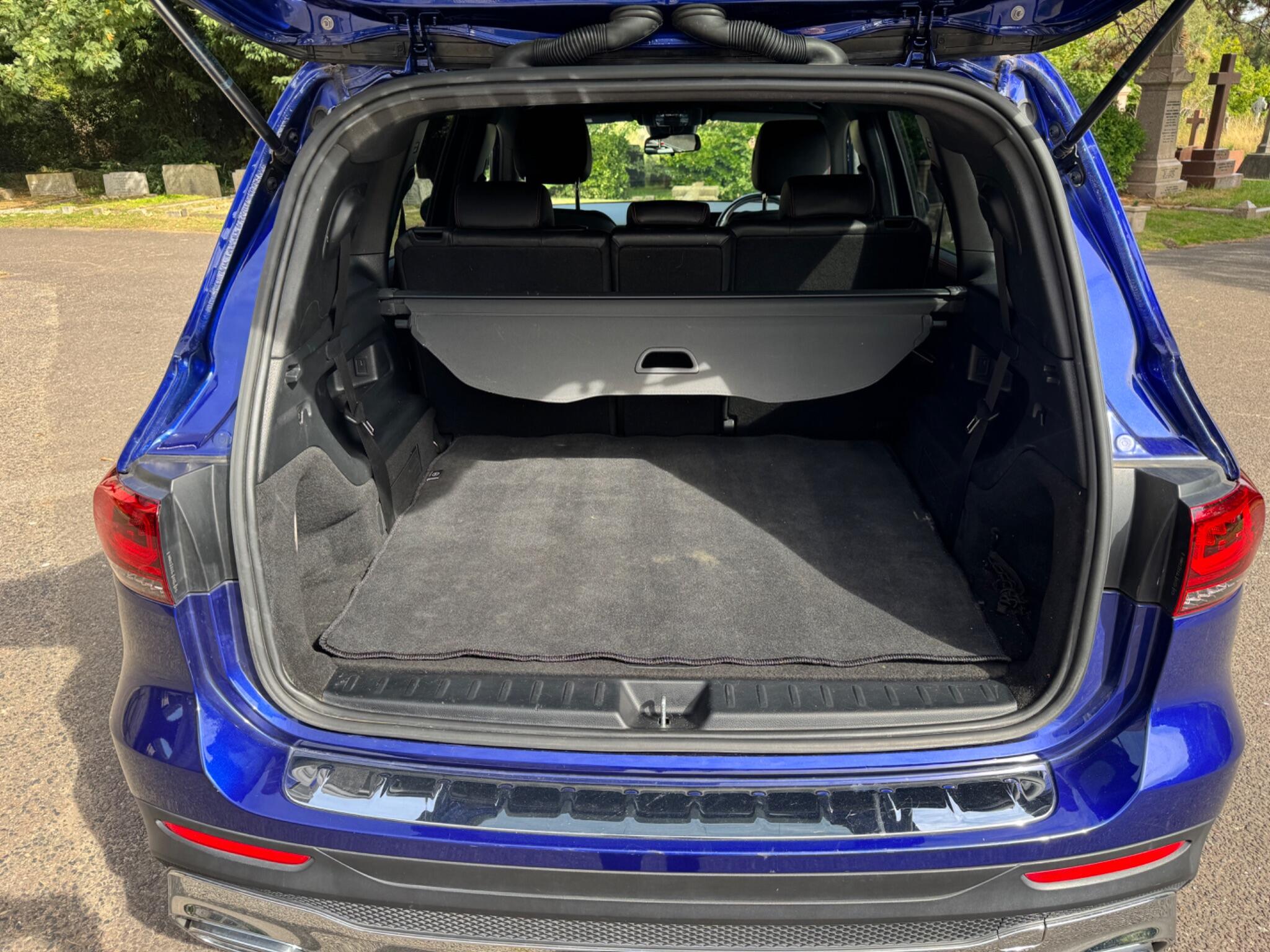 Mercedes-Benz GLB view 73