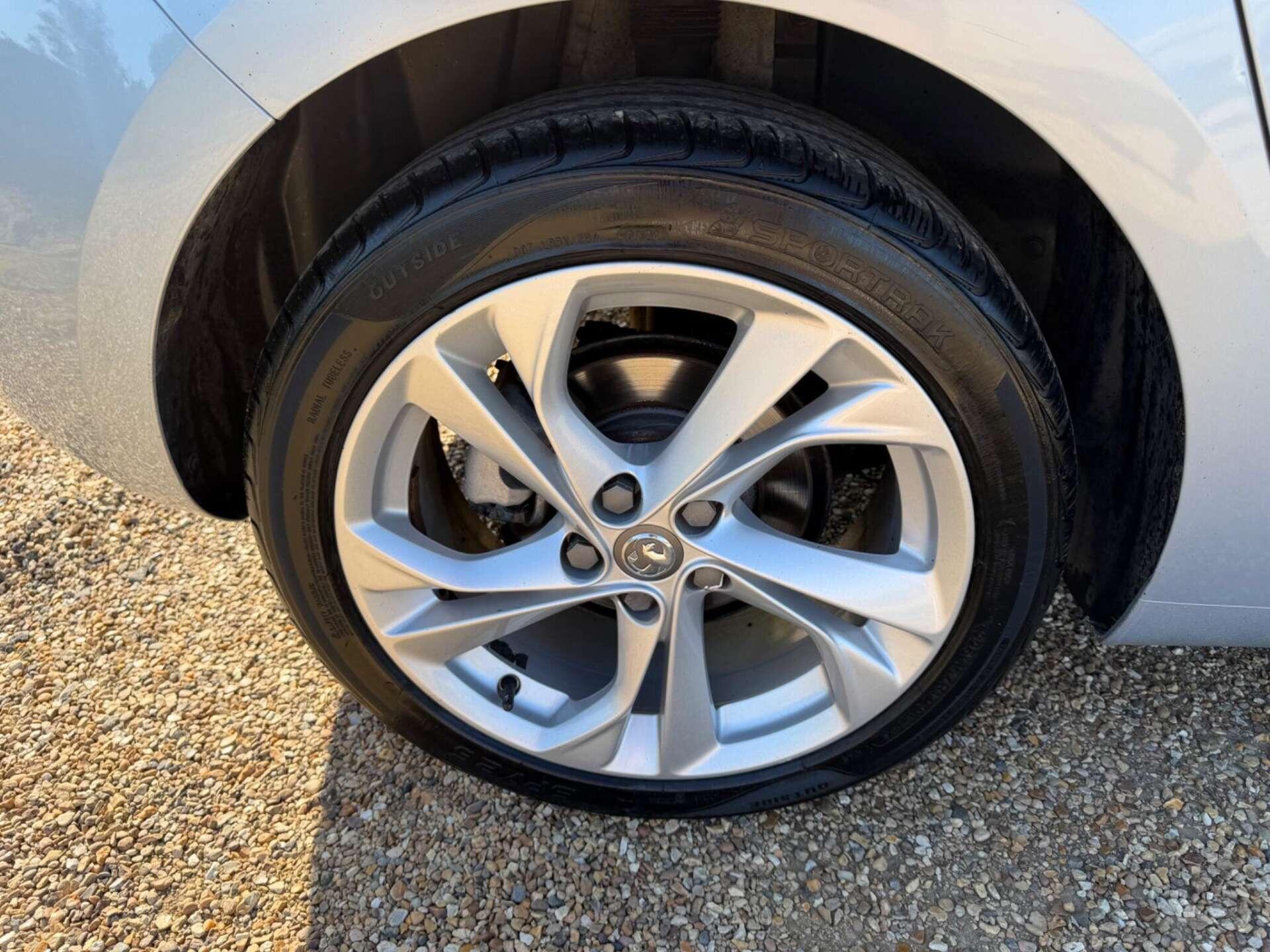Vauxhall Astra view 18
