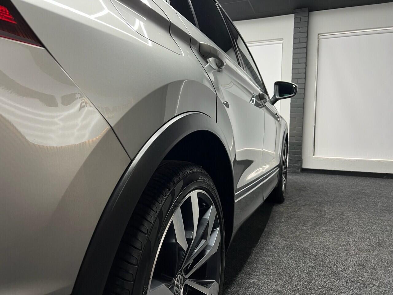 Volkswagen Tiguan view 13