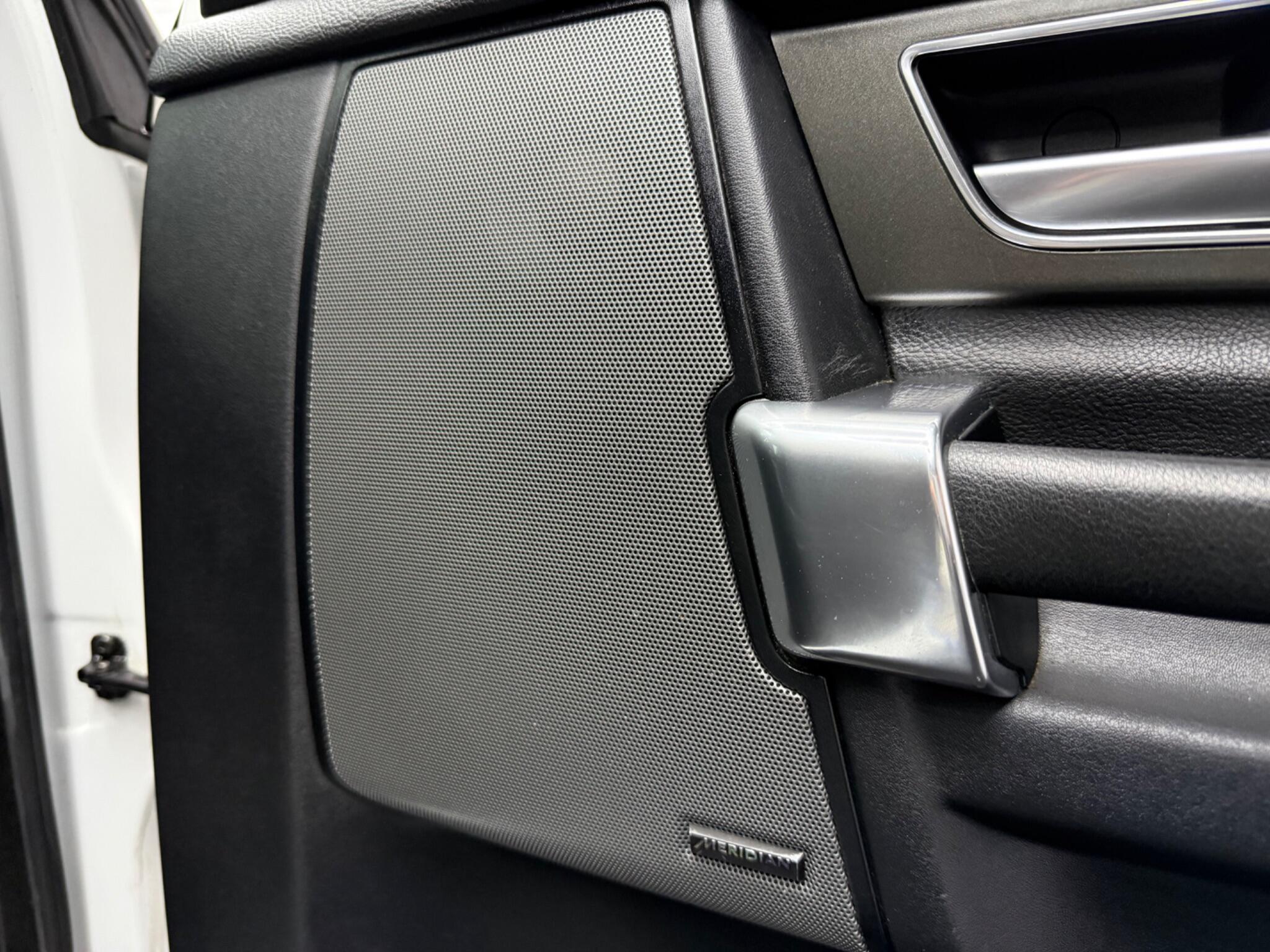 Land Rover Discovery 4 view 22