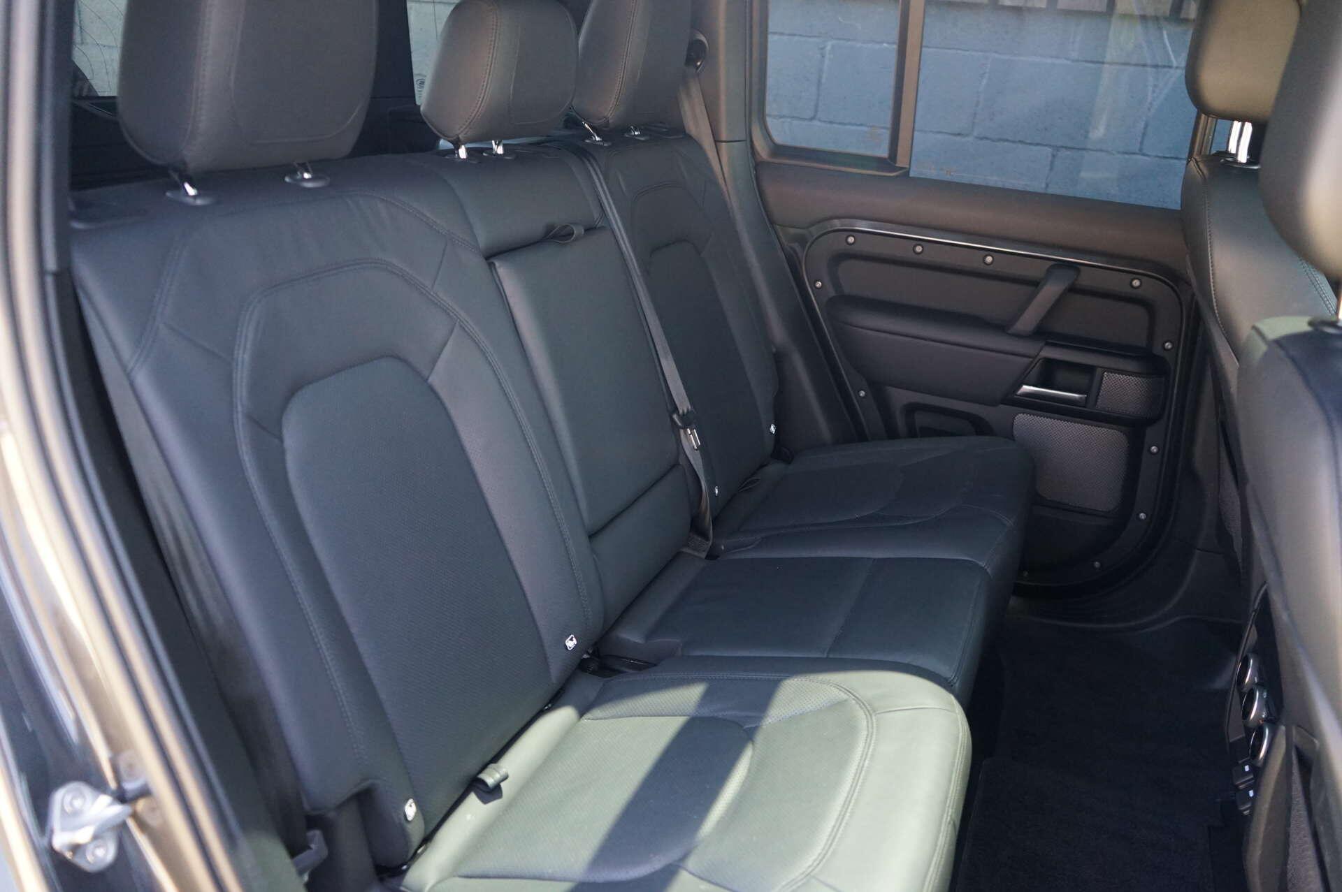 Land Rover Defender view 17