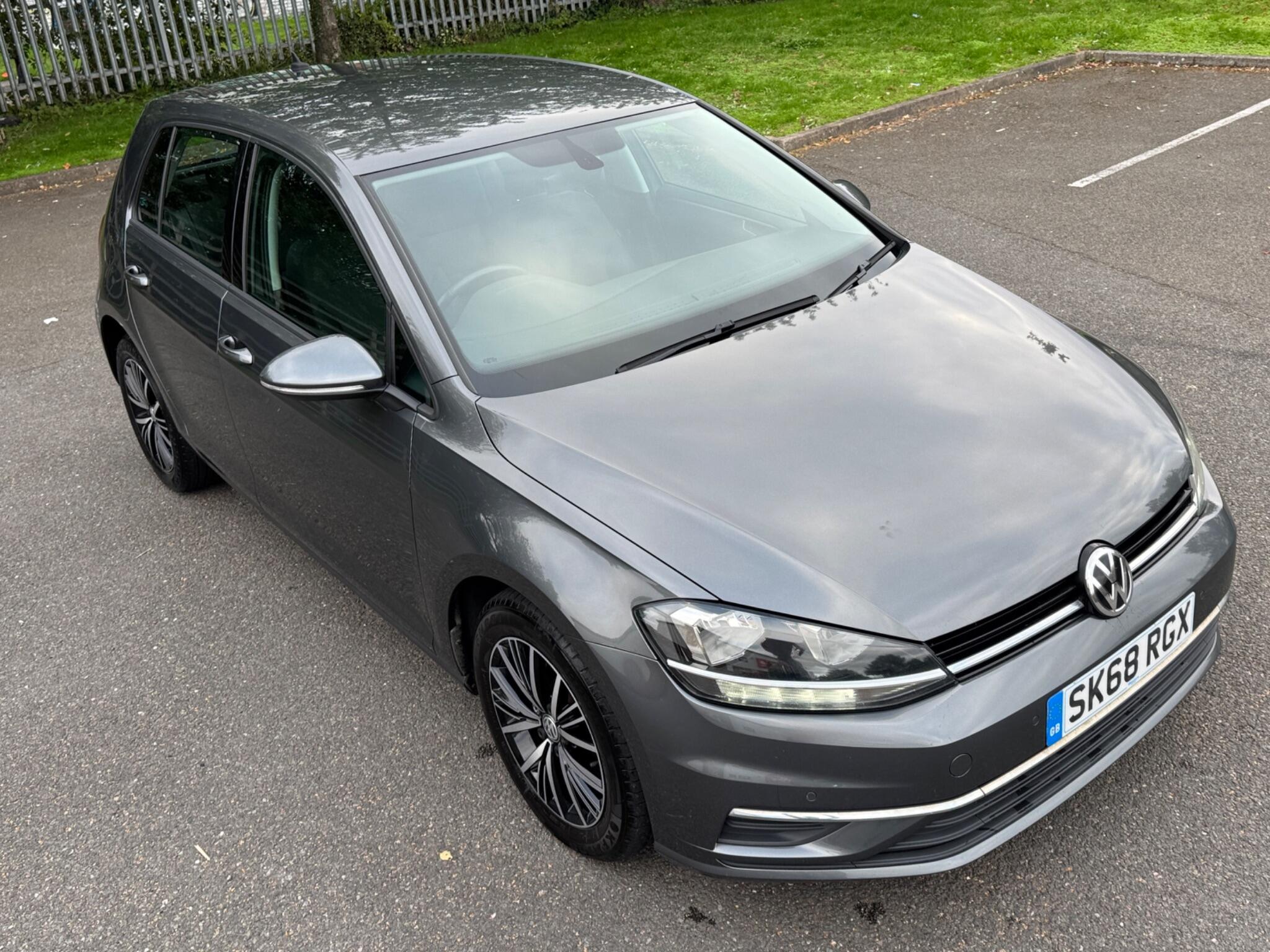 Volkswagen Golf view 3