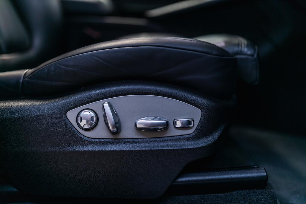 Porsche Macan view 13