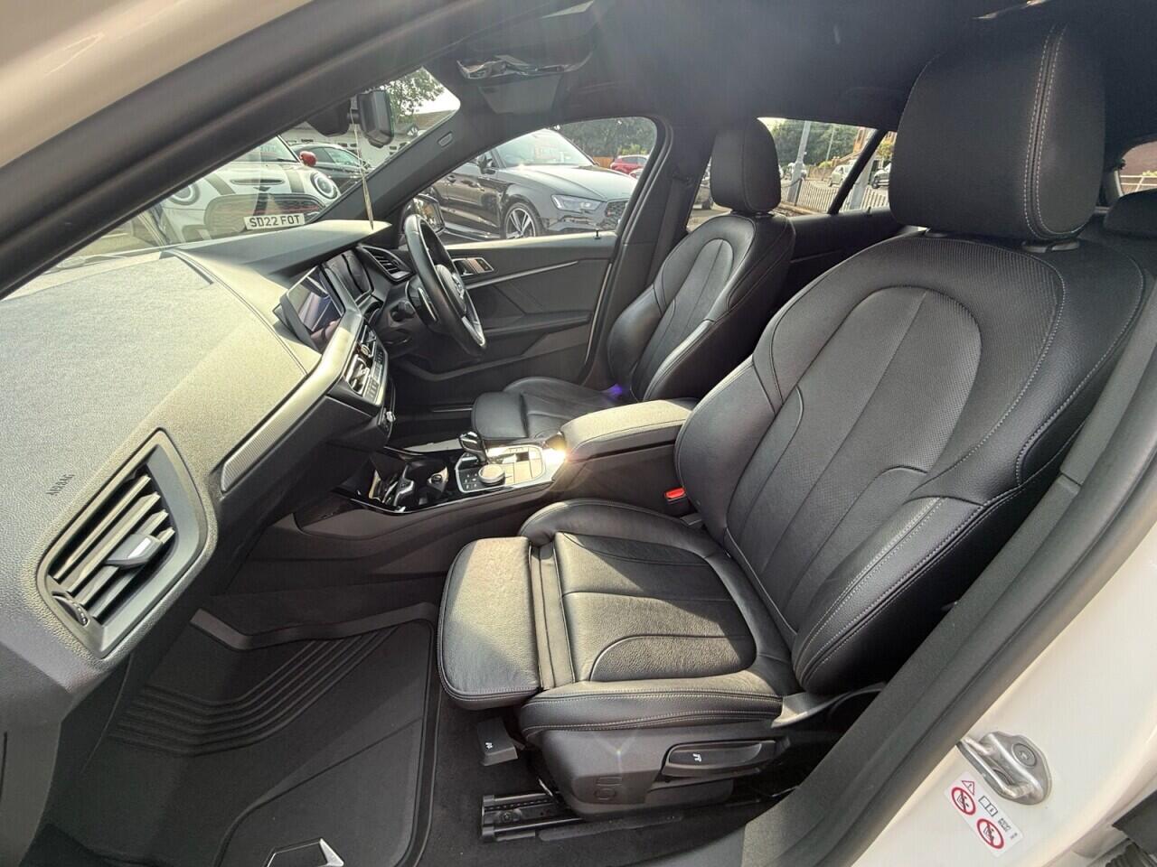 BMW 1 Series view 27