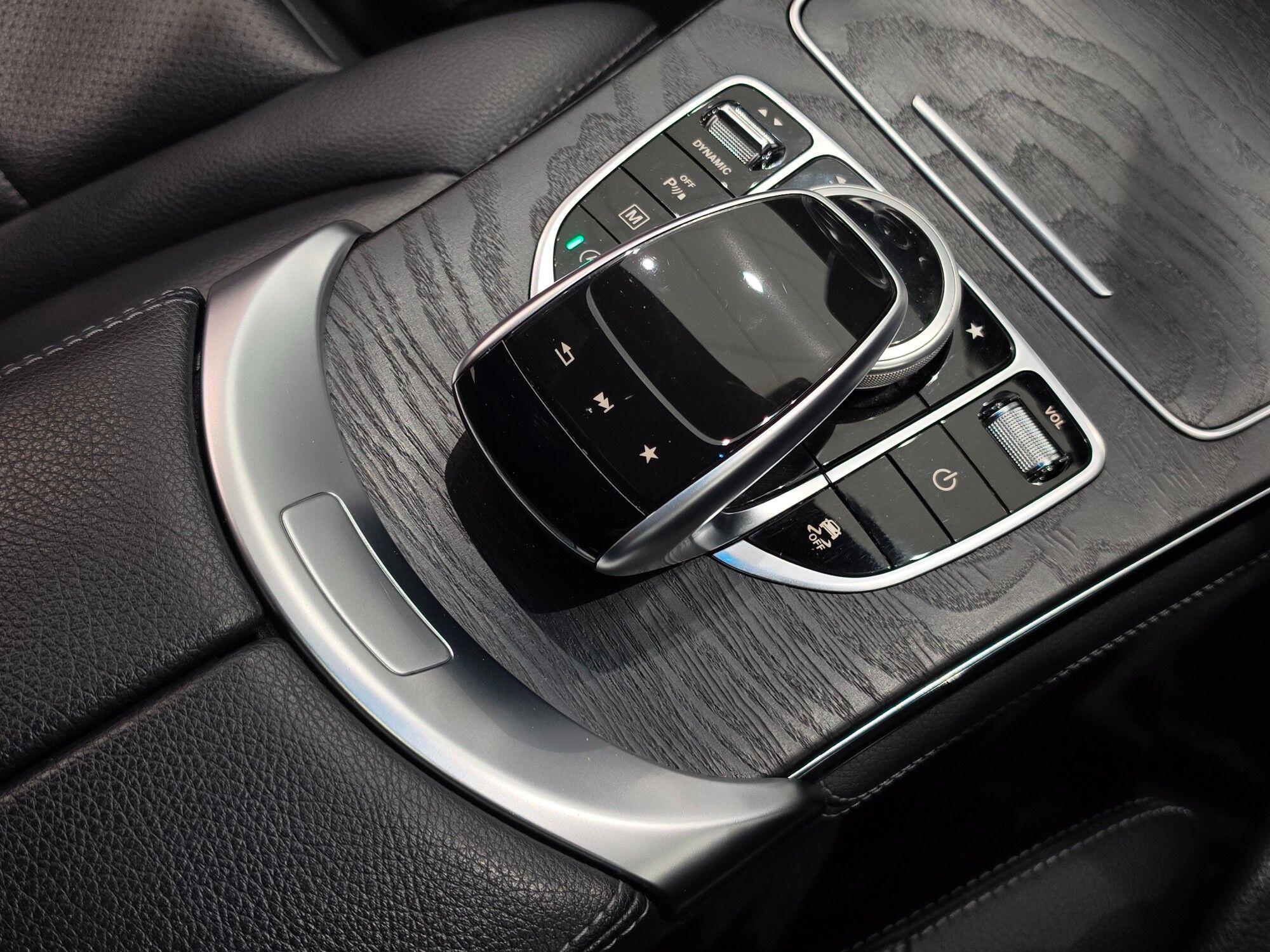 Mercedes-Benz GLC view 23