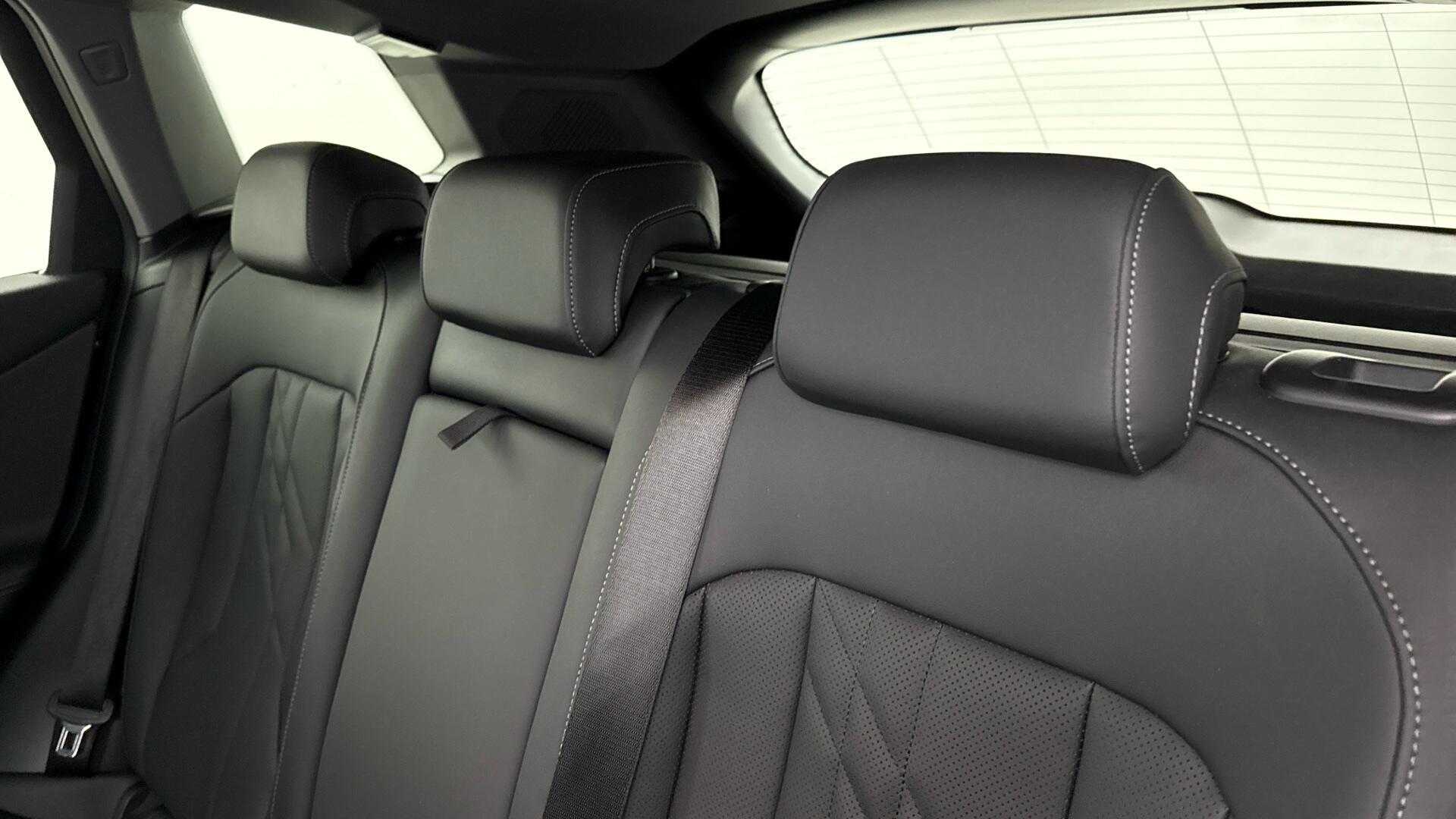 BMW X3 view 12