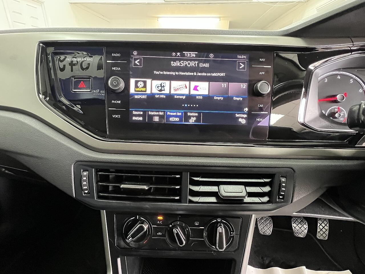 Volkswagen Polo view 11