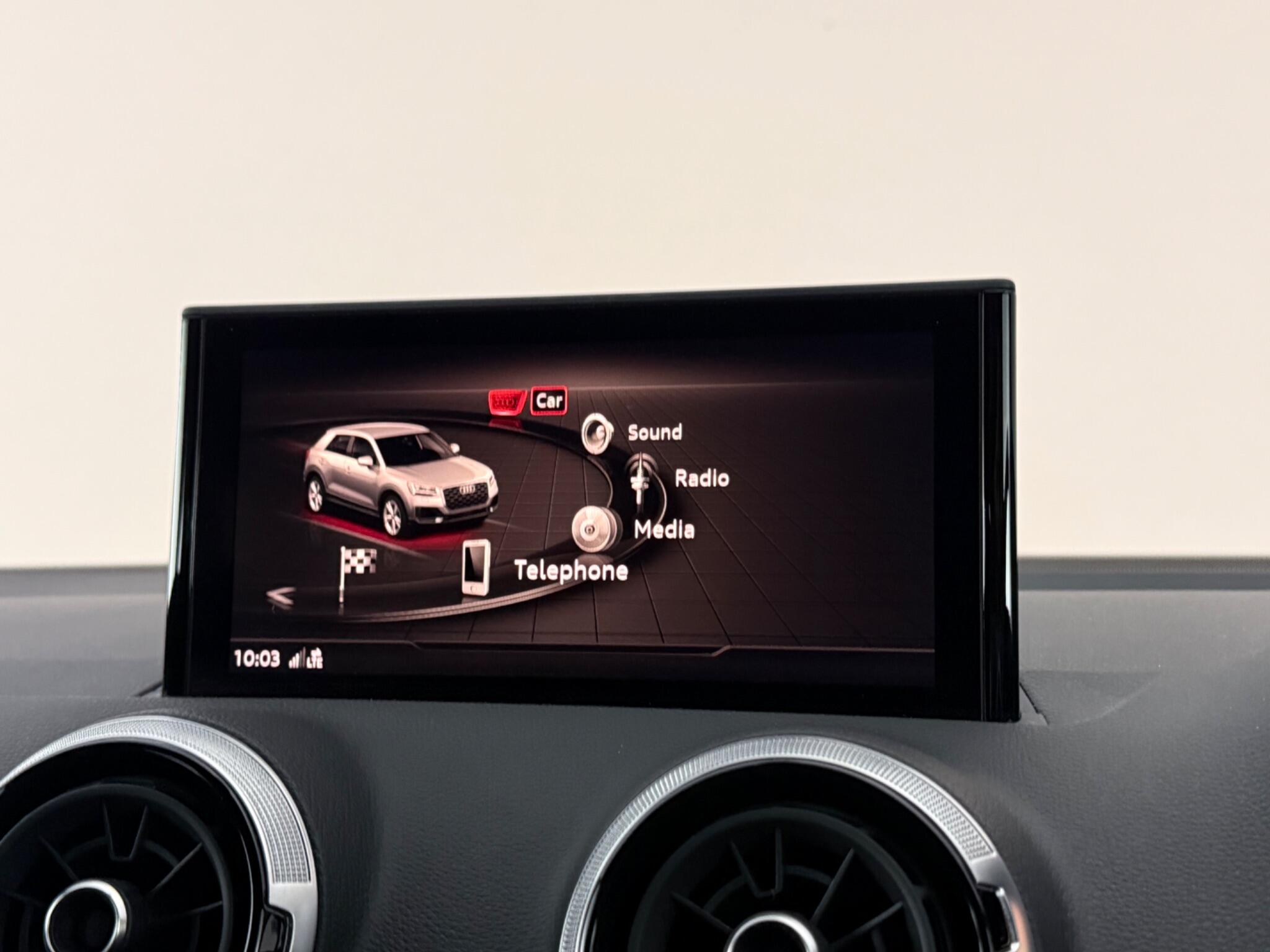 Audi Q2 view 30
