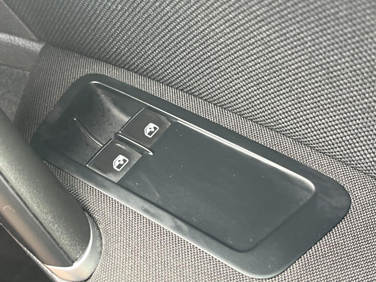 Volkswagen Golf view 14