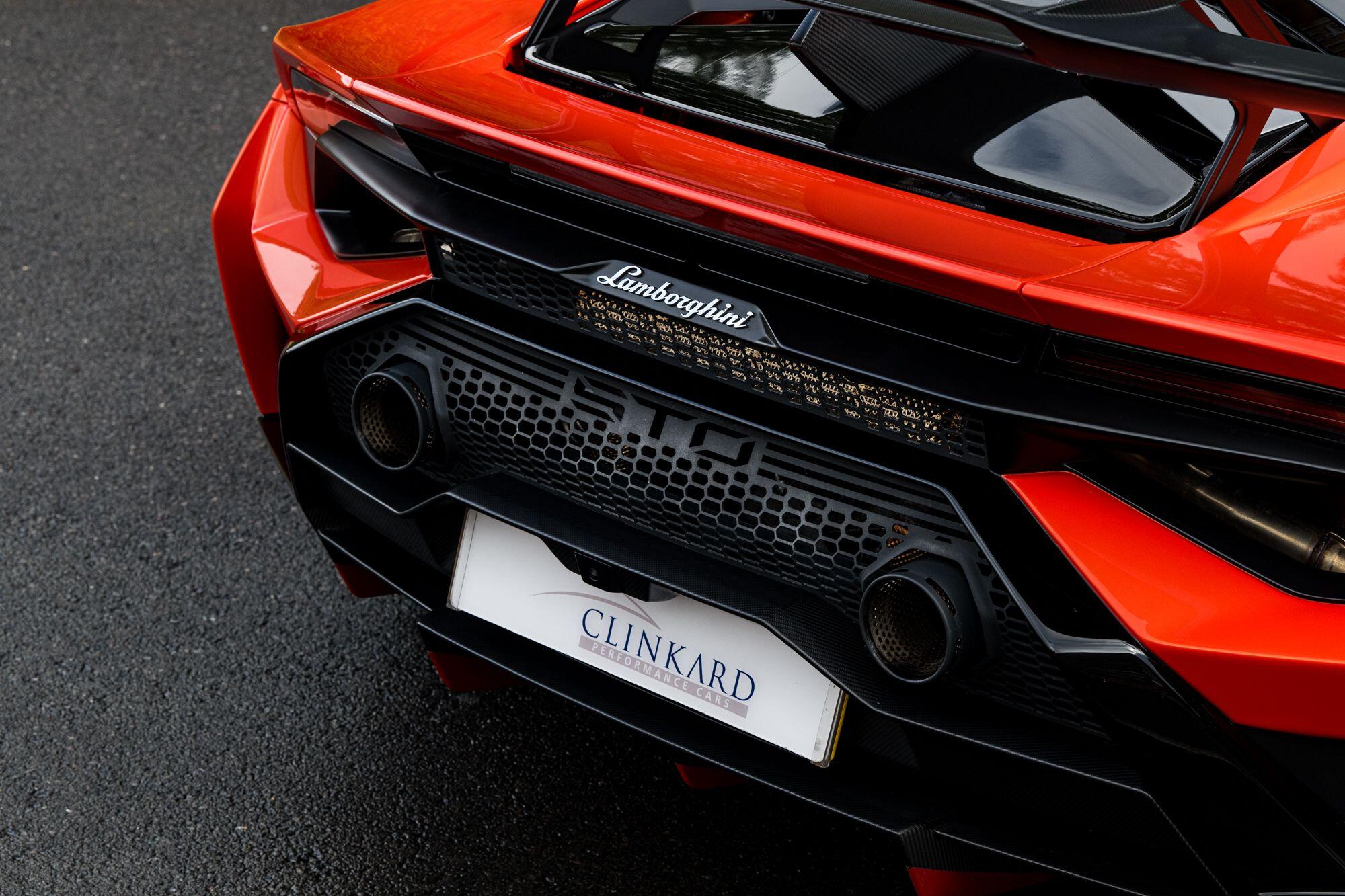 Lamborghini Huracan view 12
