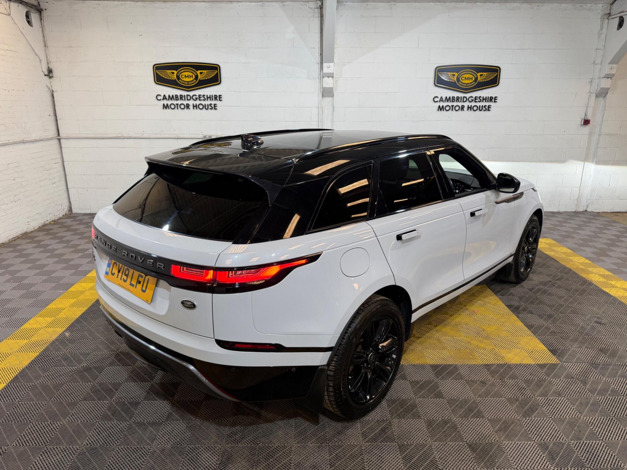 Land Rover Range Rover Velar view 17