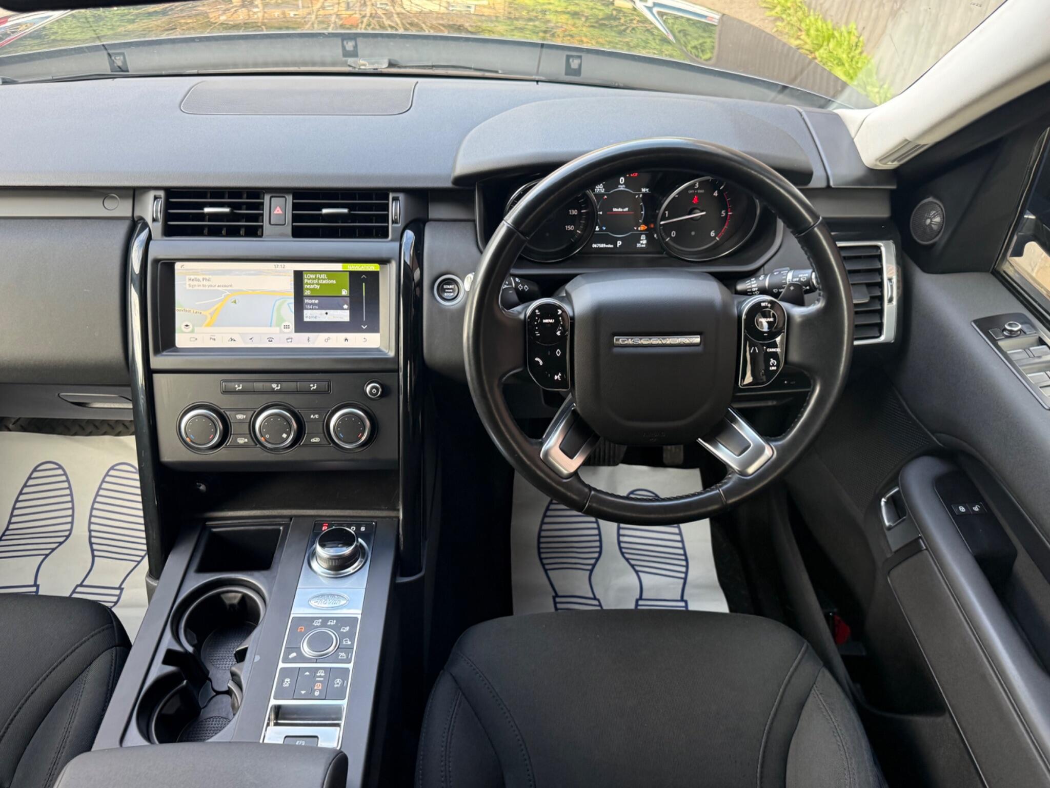 Land Rover Discovery view 25