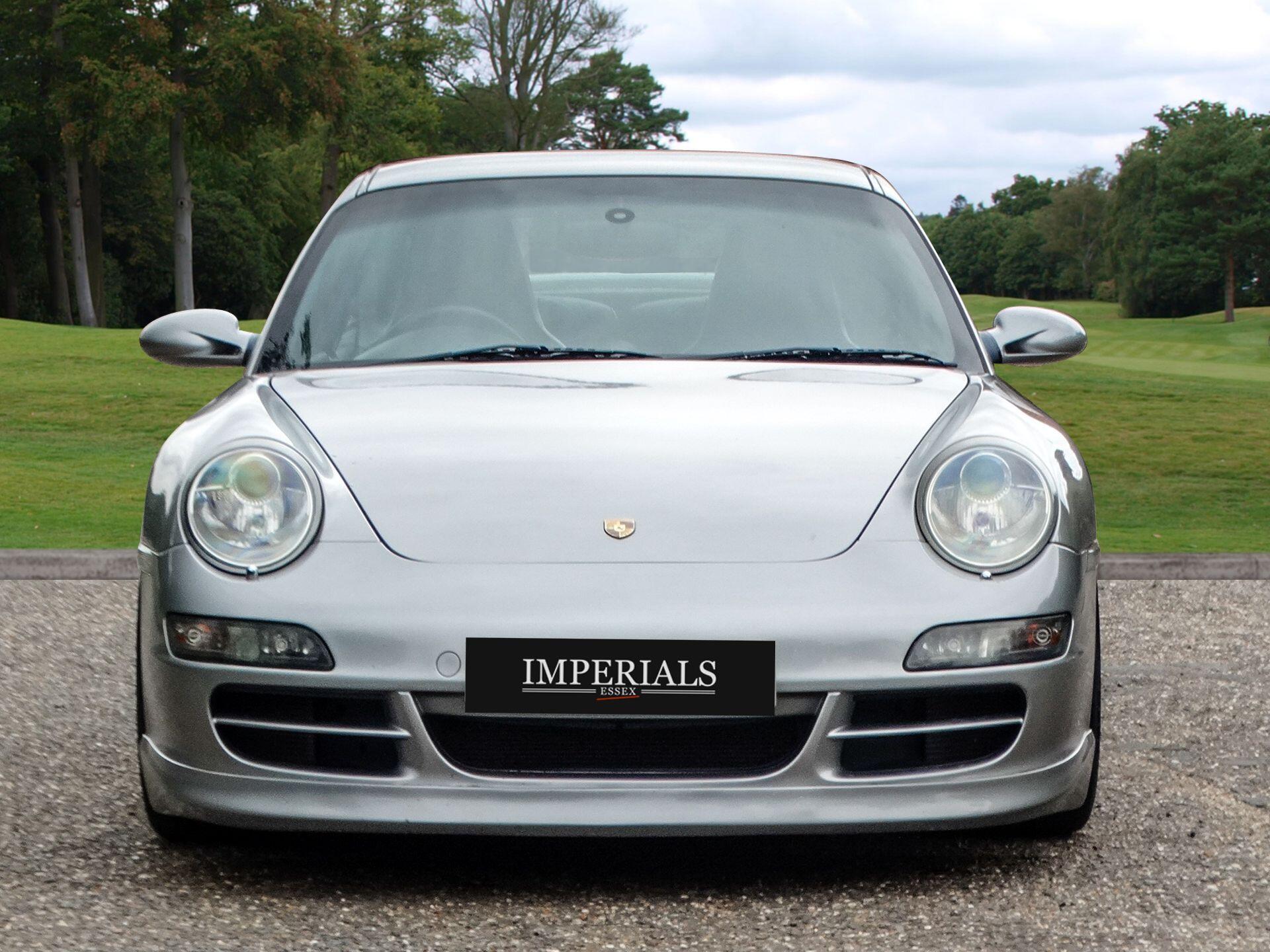 Porsche 911 view 10