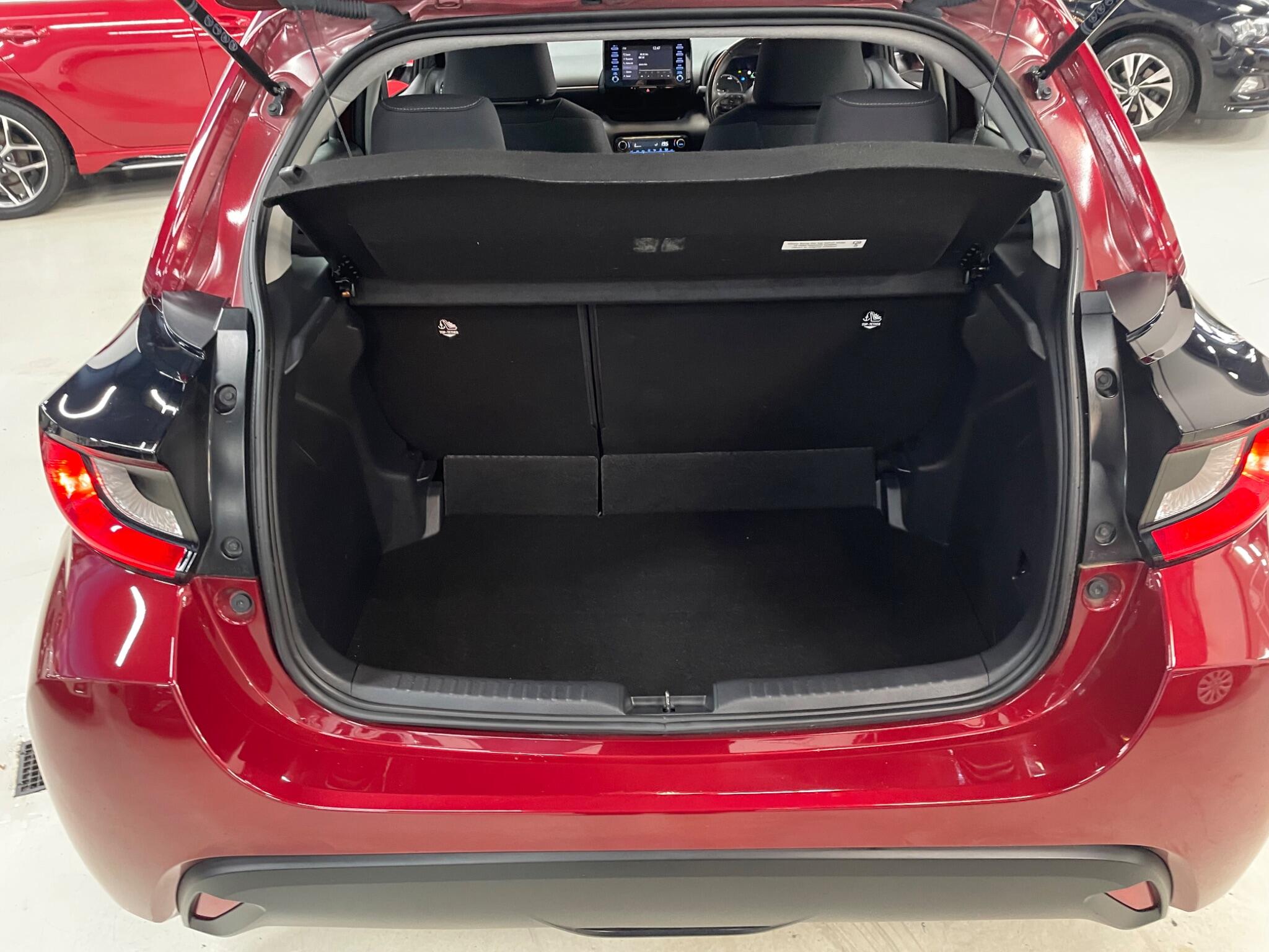 Toyota Yaris view 10
