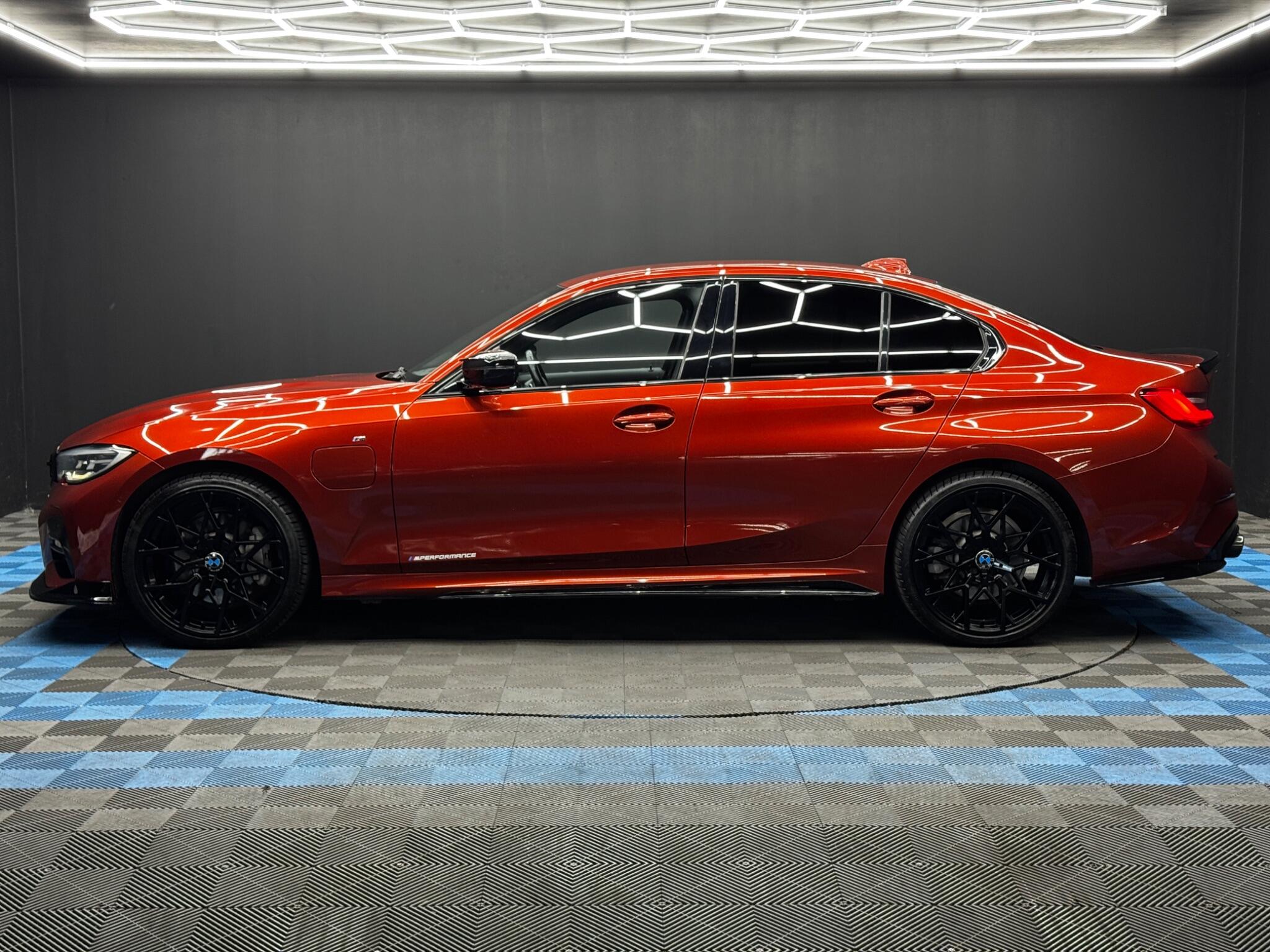 BMW 3 Series view 8