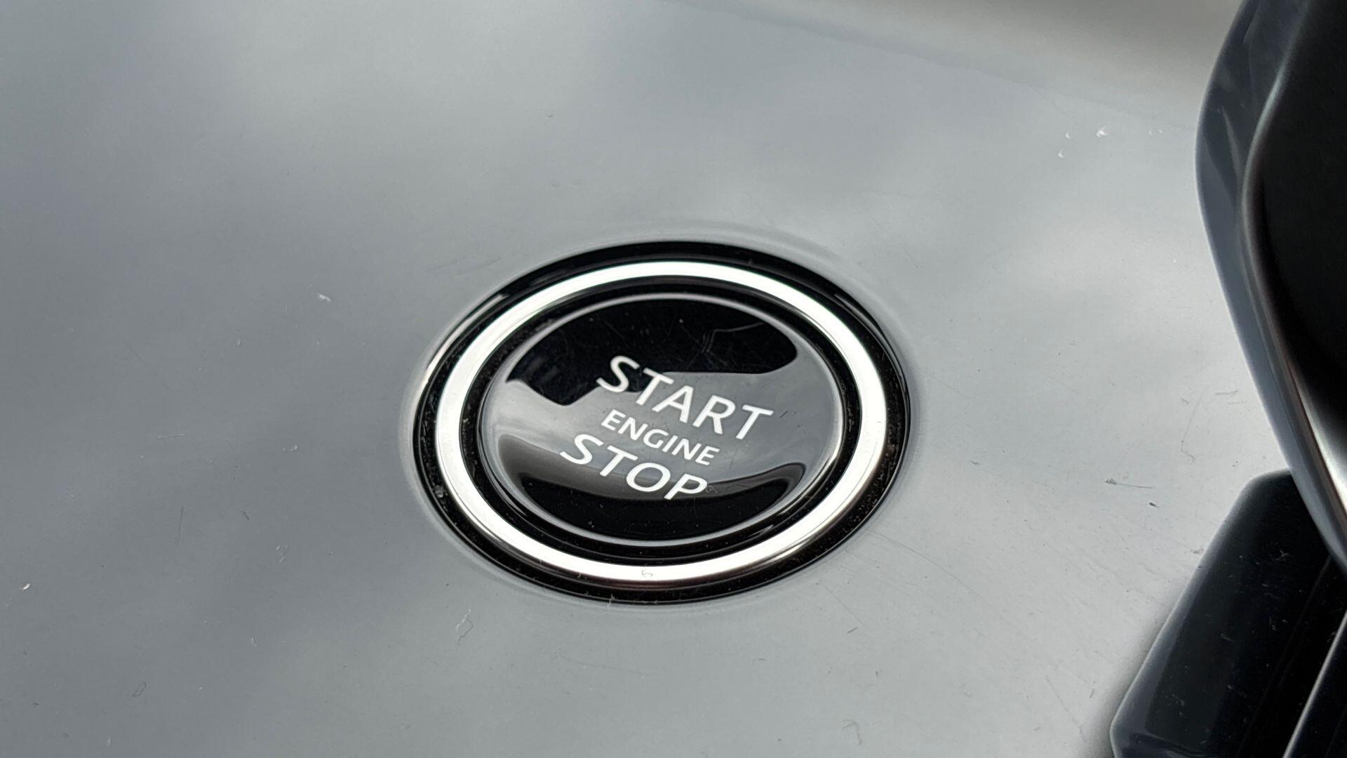 Land Rover Range Rover Sport view 34