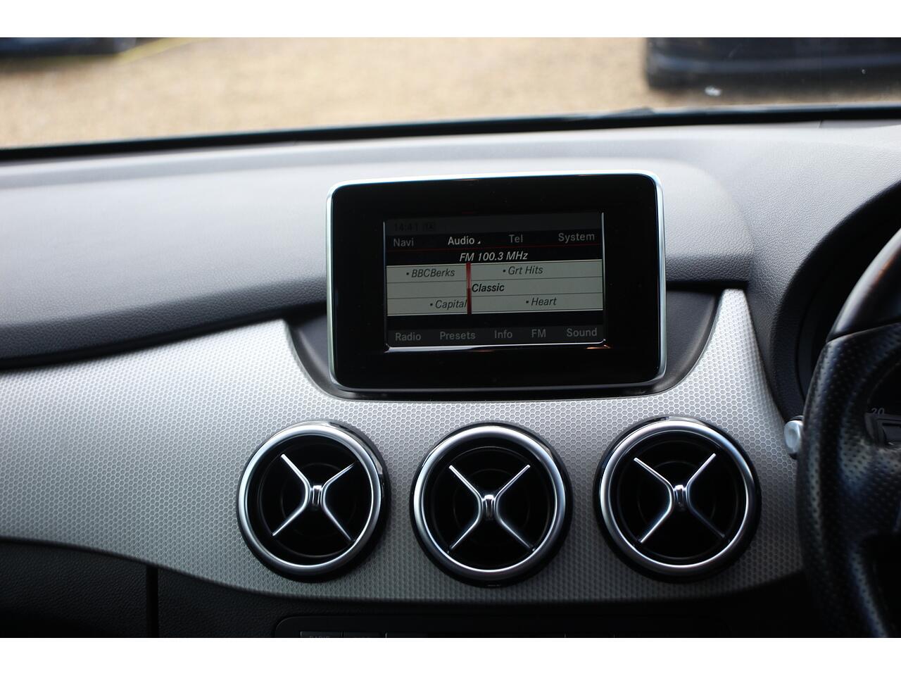 Mercedes-Benz B-Class view 16