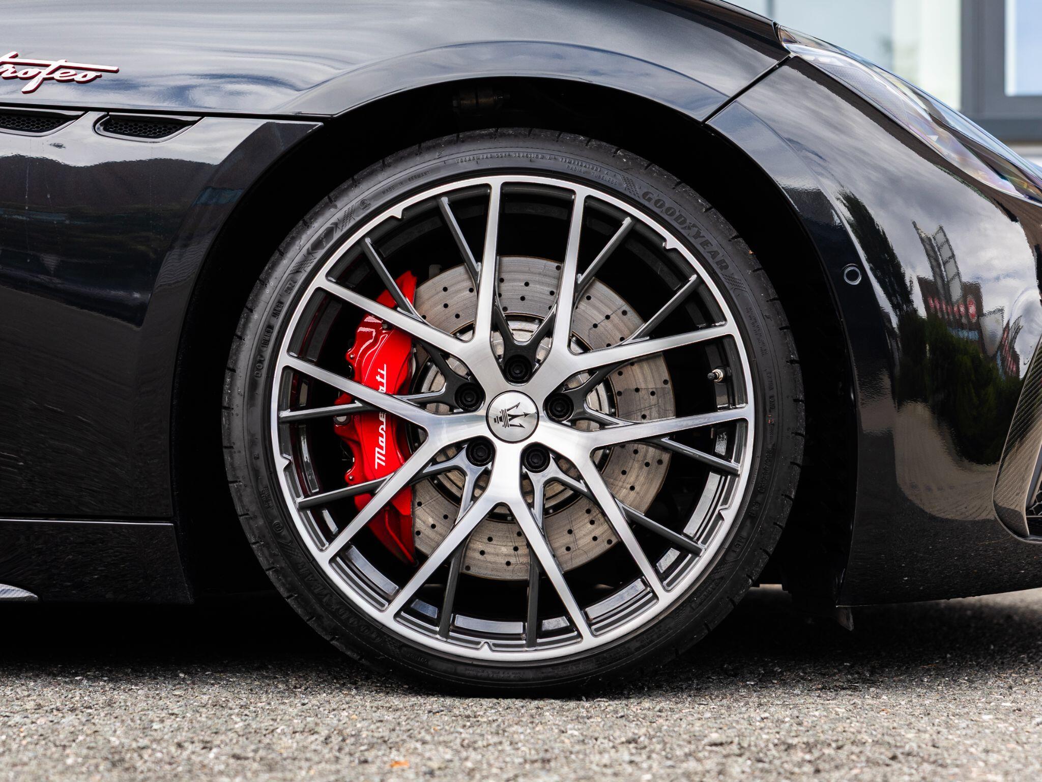 Maserati Grancabrio view 10