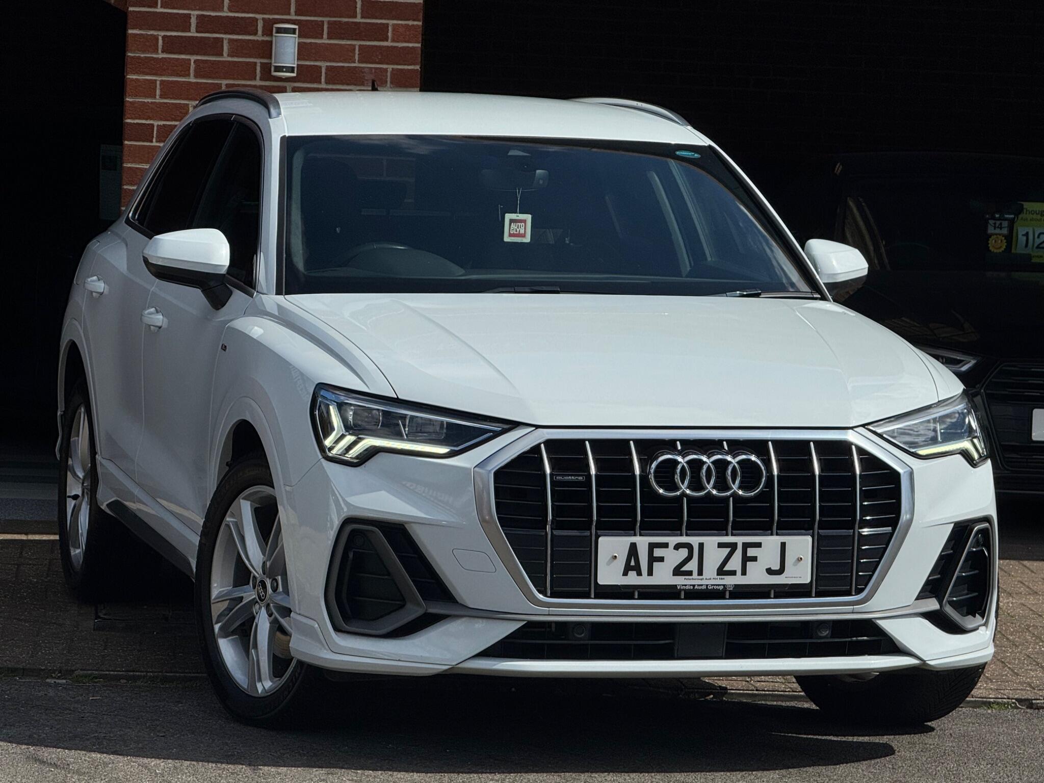 Audi Q3 main image
