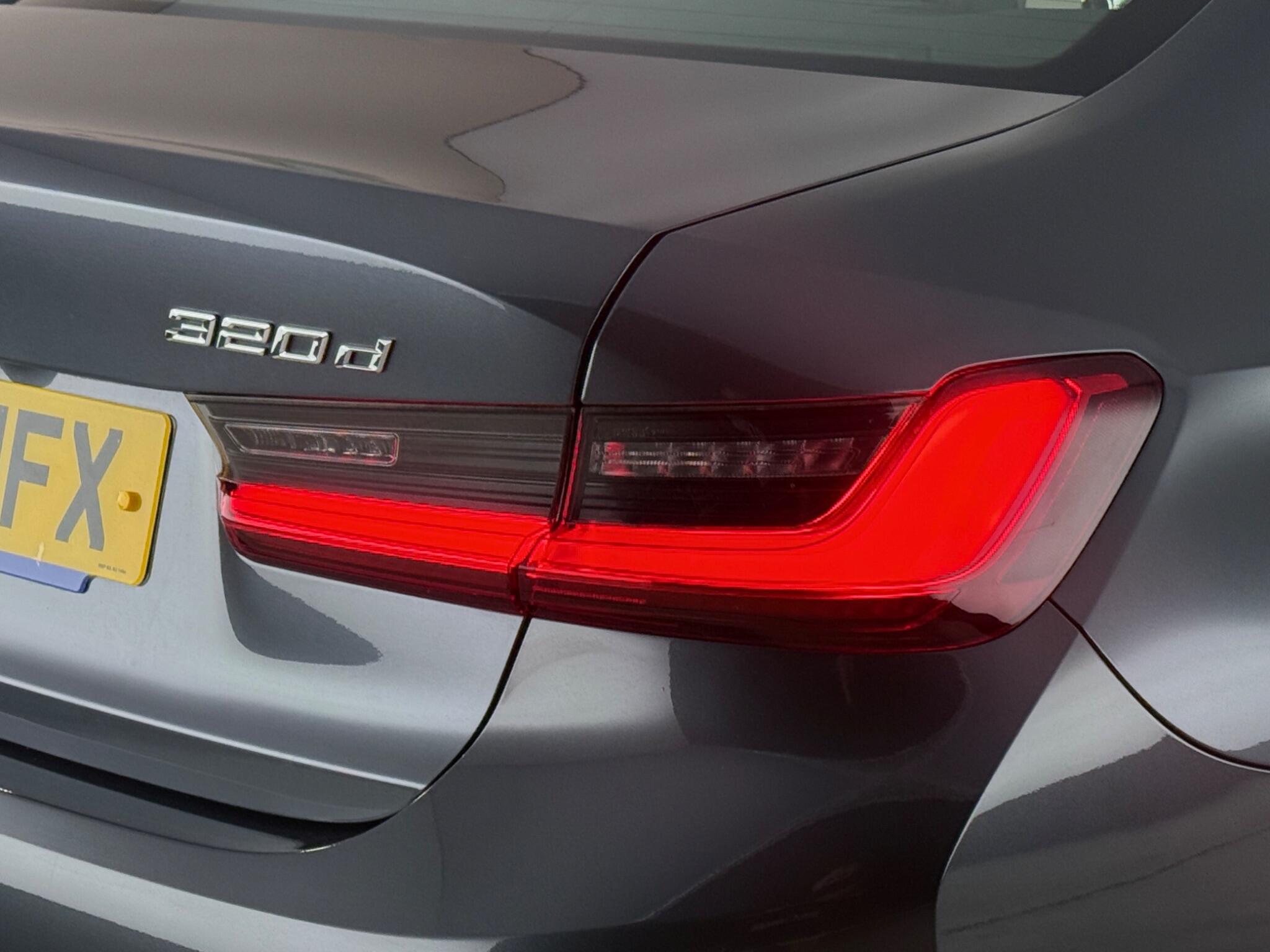 BMW 3 Series view 11