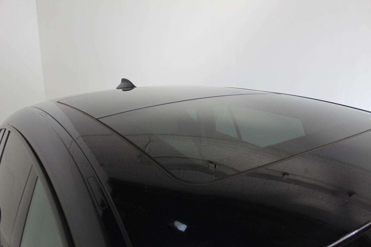 BMW 5 Series view 26