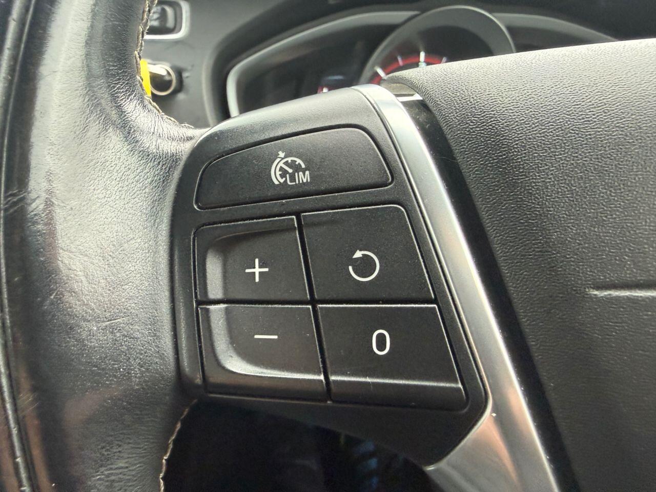 Volvo V40 view 56