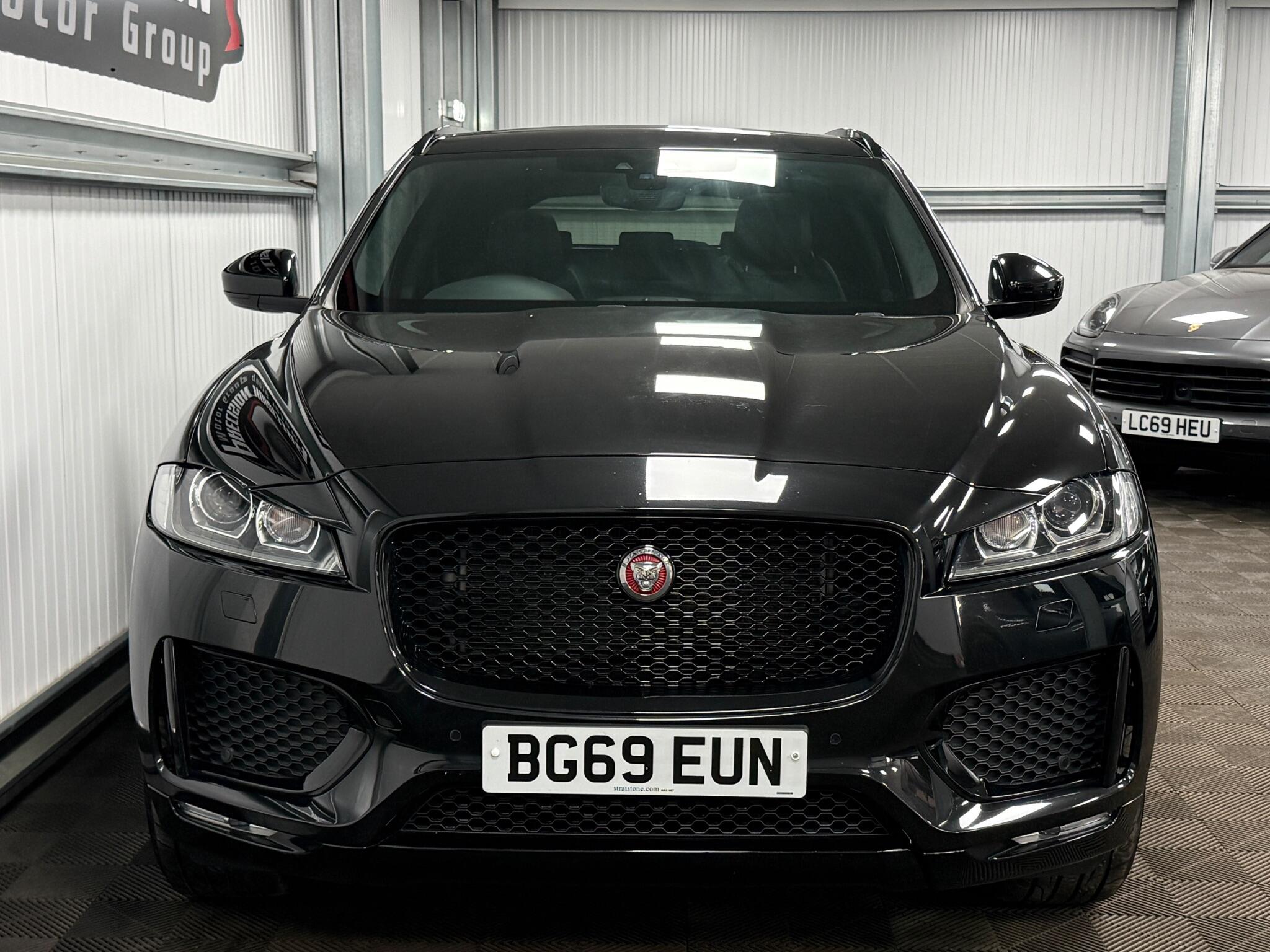 Jaguar F-Pace view 6