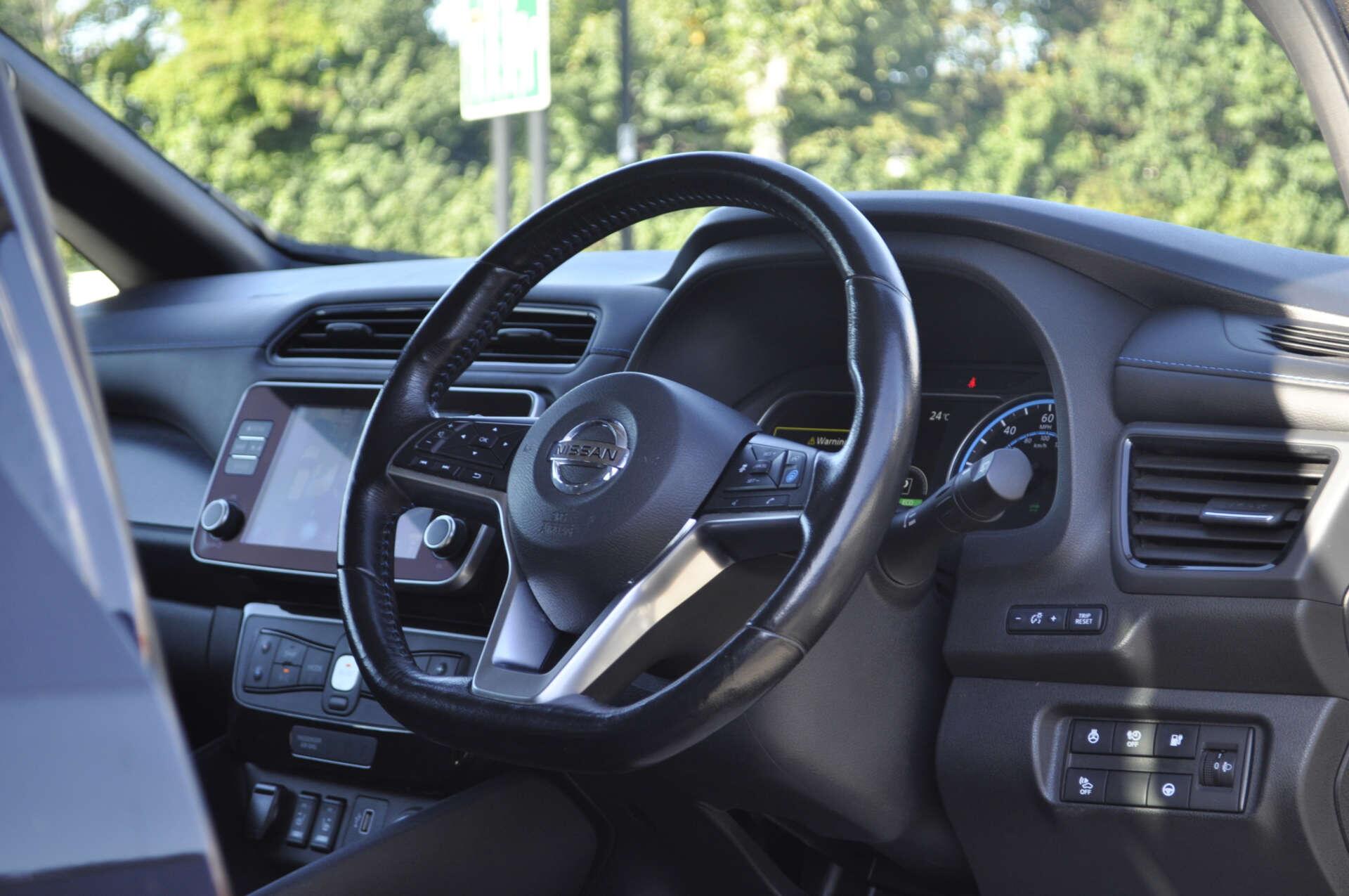 Nissan Leaf view 8