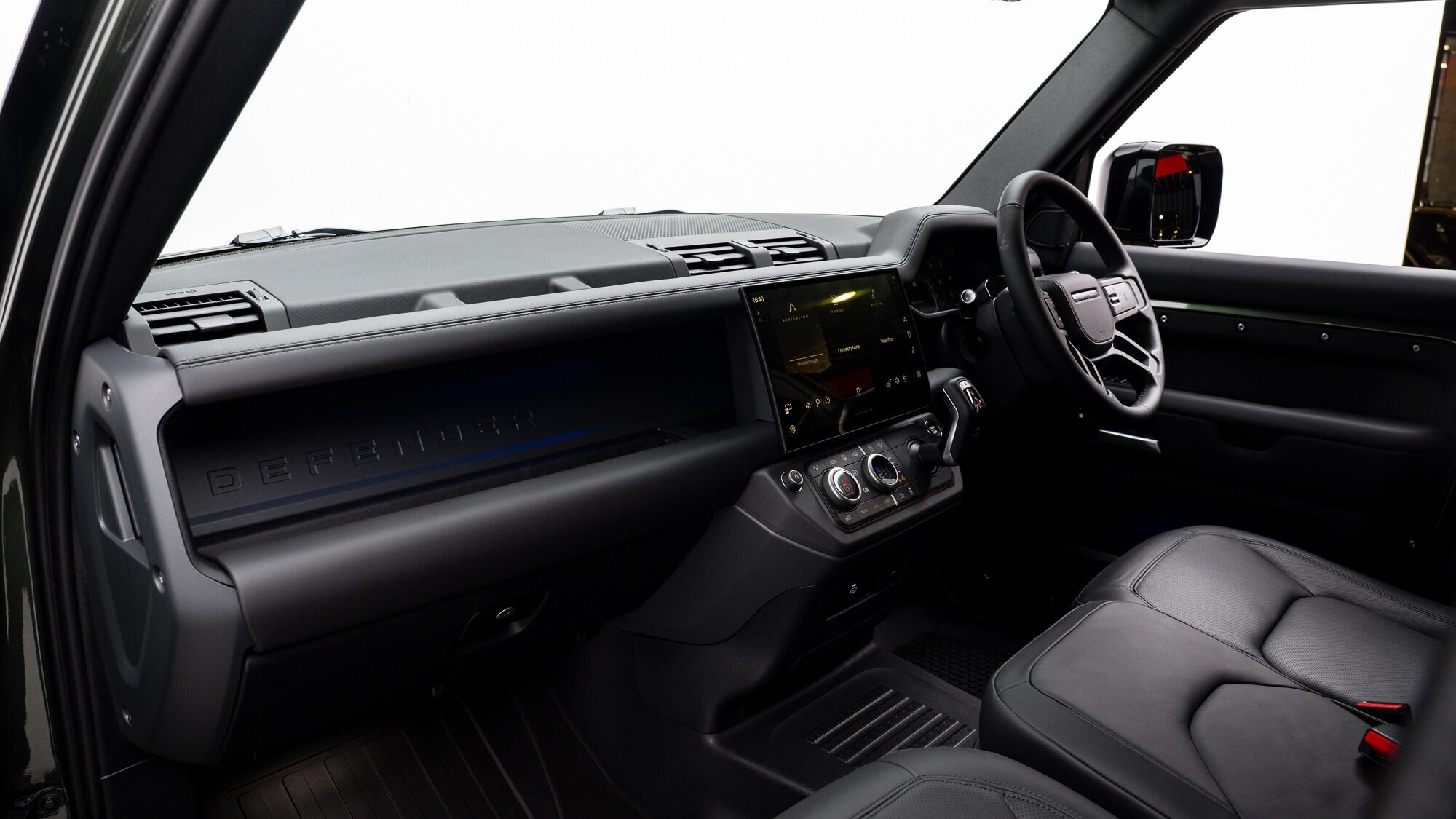 Land Rover Defender view 45