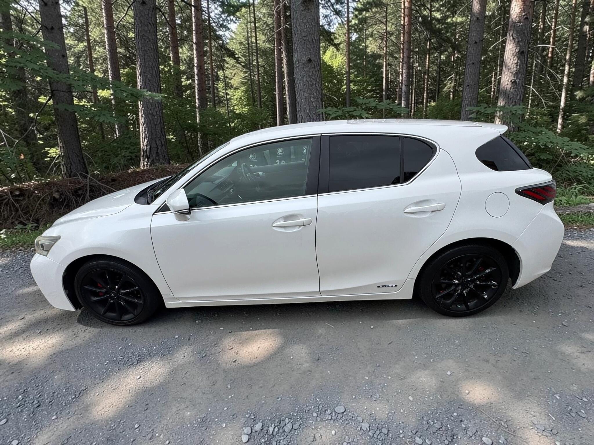 Lexus CT view 19