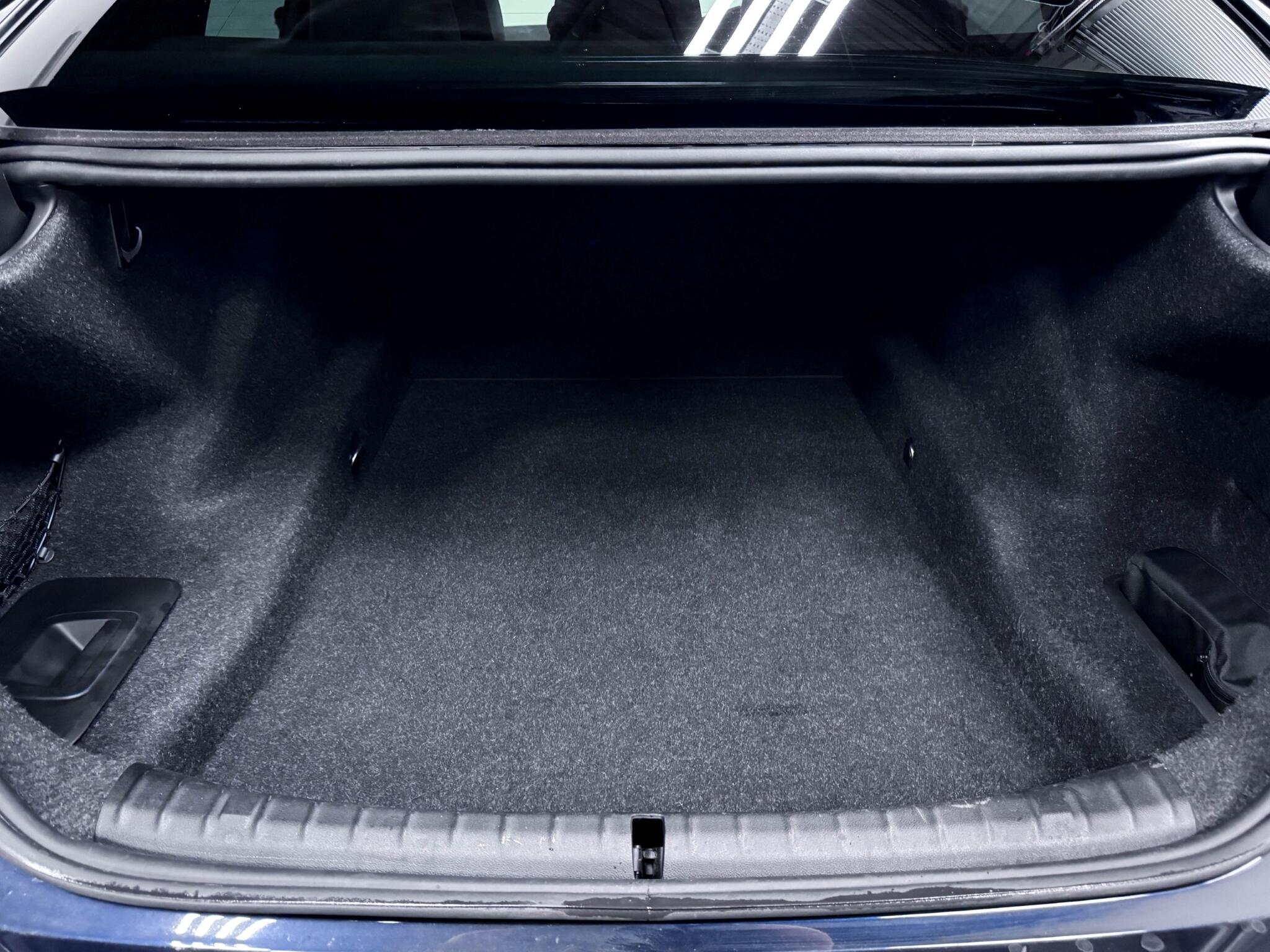 BMW 5 Series view 7