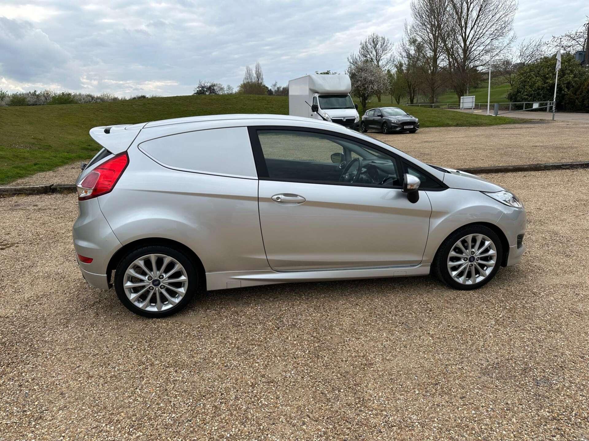 Ford Fiesta view 7