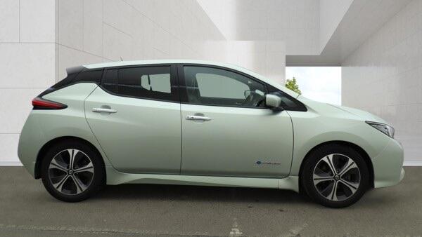 Nissan Leaf view 9
