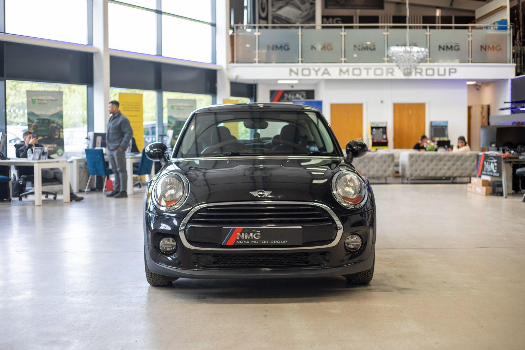 Mini Hatch view 7