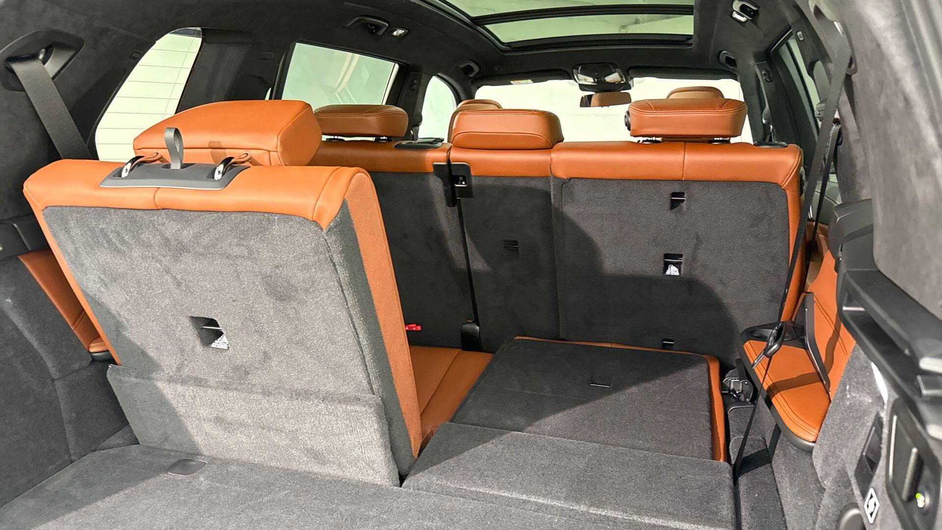 BMW X7 view 36