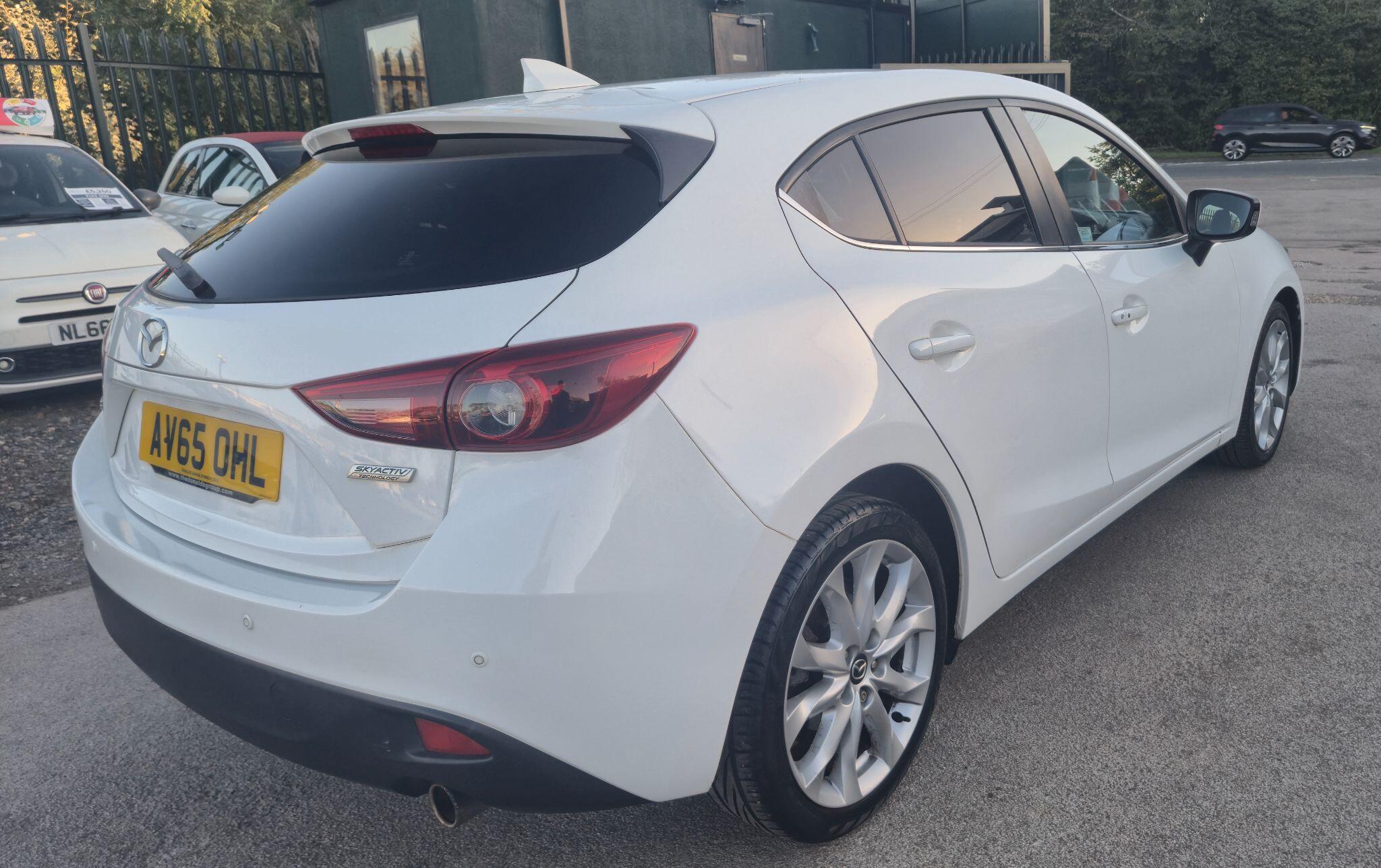 Mazda Mazda3 view 17