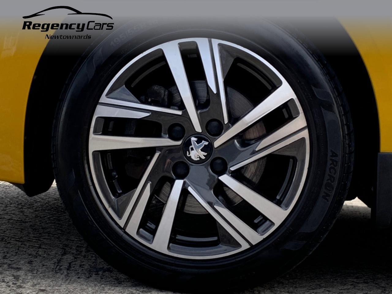 Peugeot 208 view 13