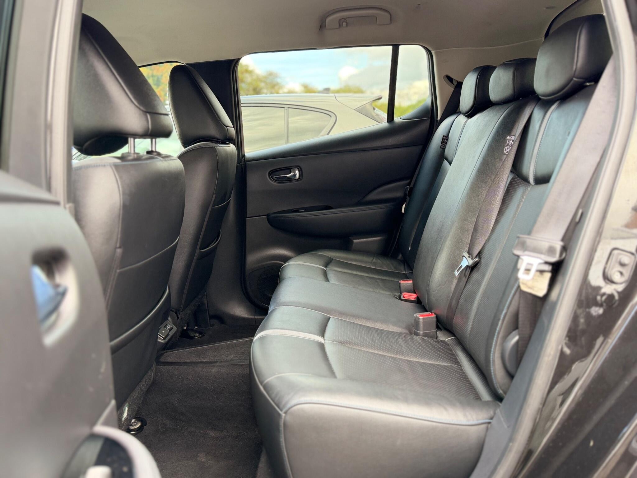 Nissan Leaf view 24