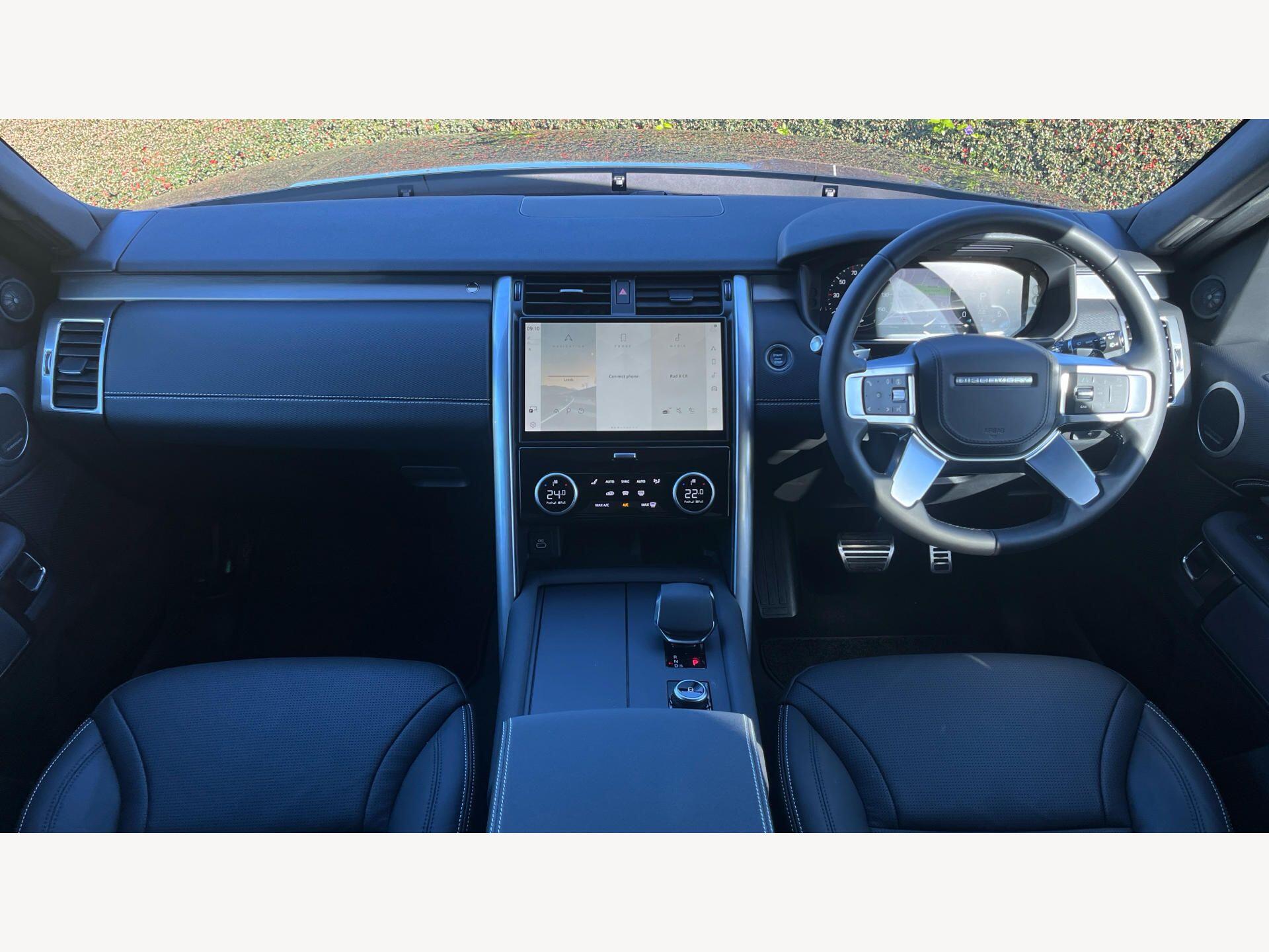 Land Rover Discovery view 11