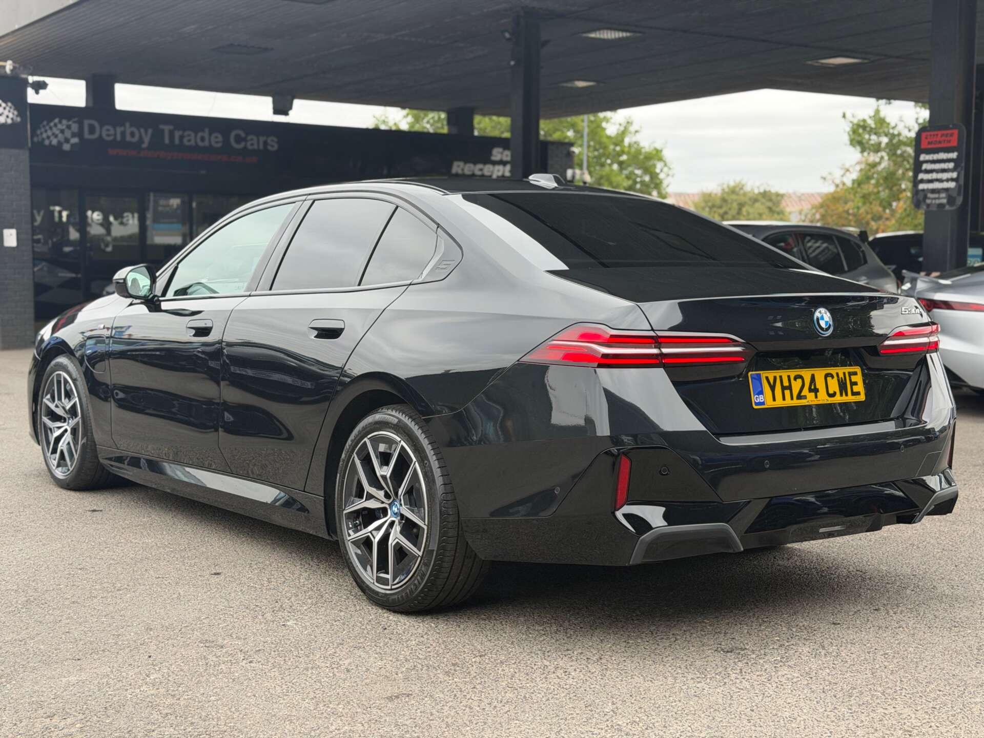 BMW 5 Series view 11