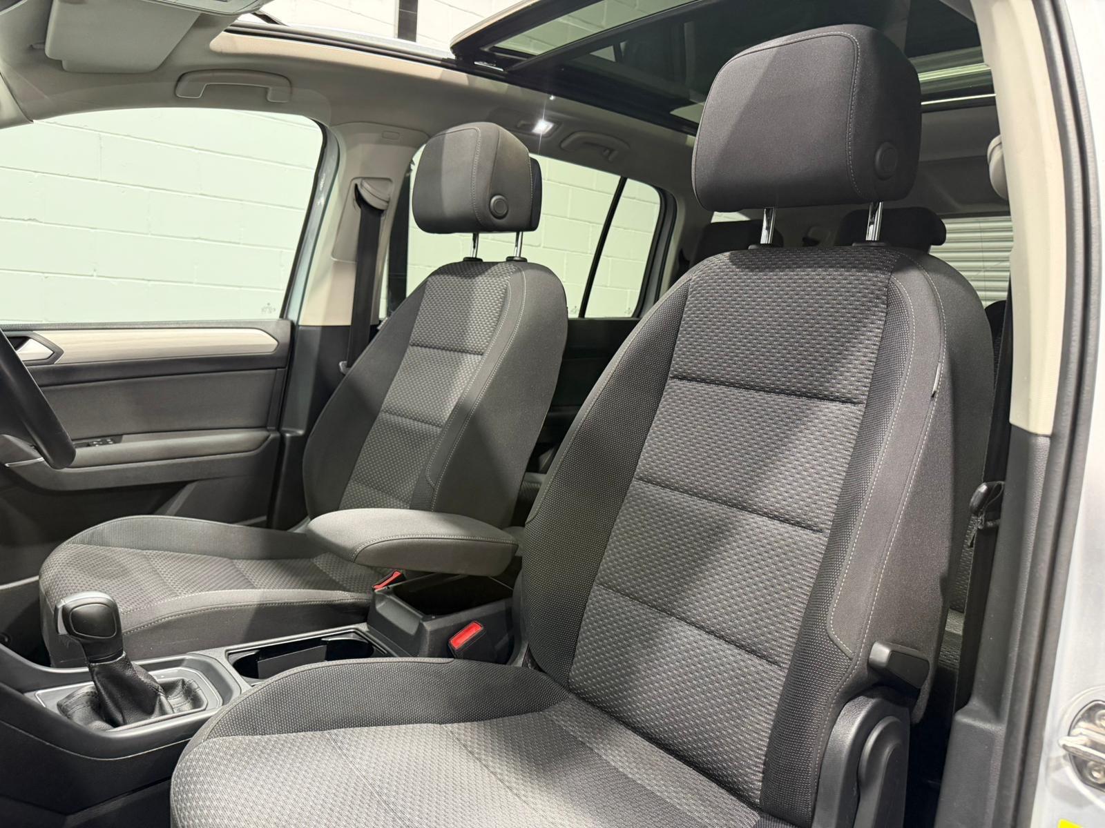 Volkswagen Touran view 35