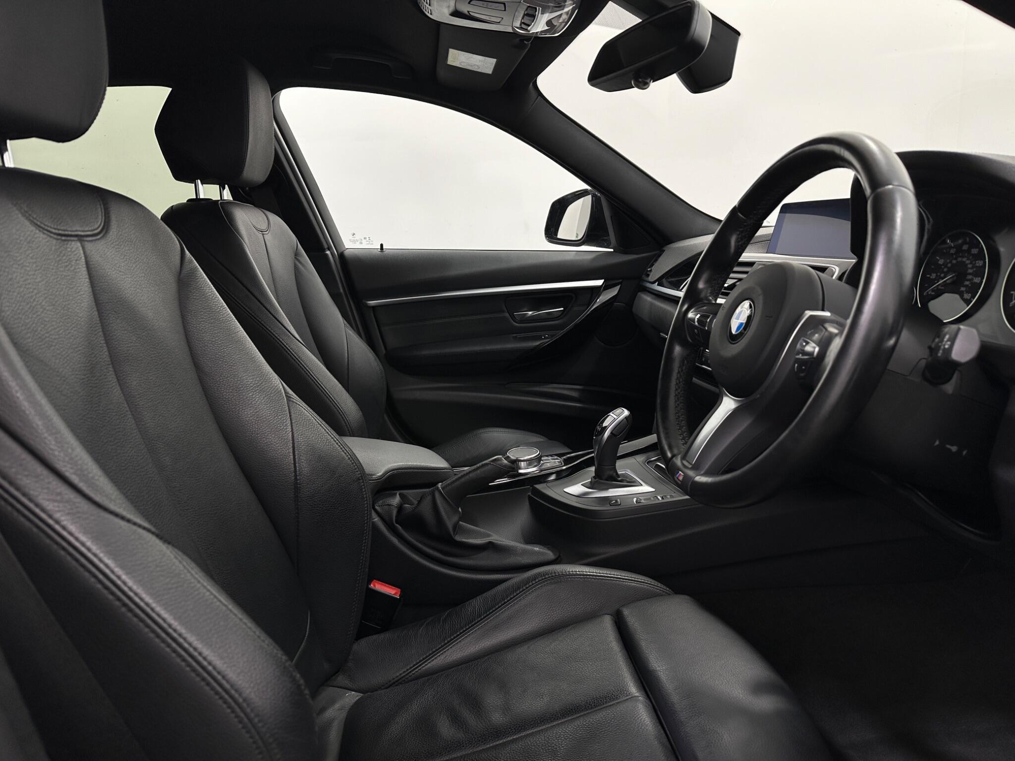 BMW 3 Series view 33